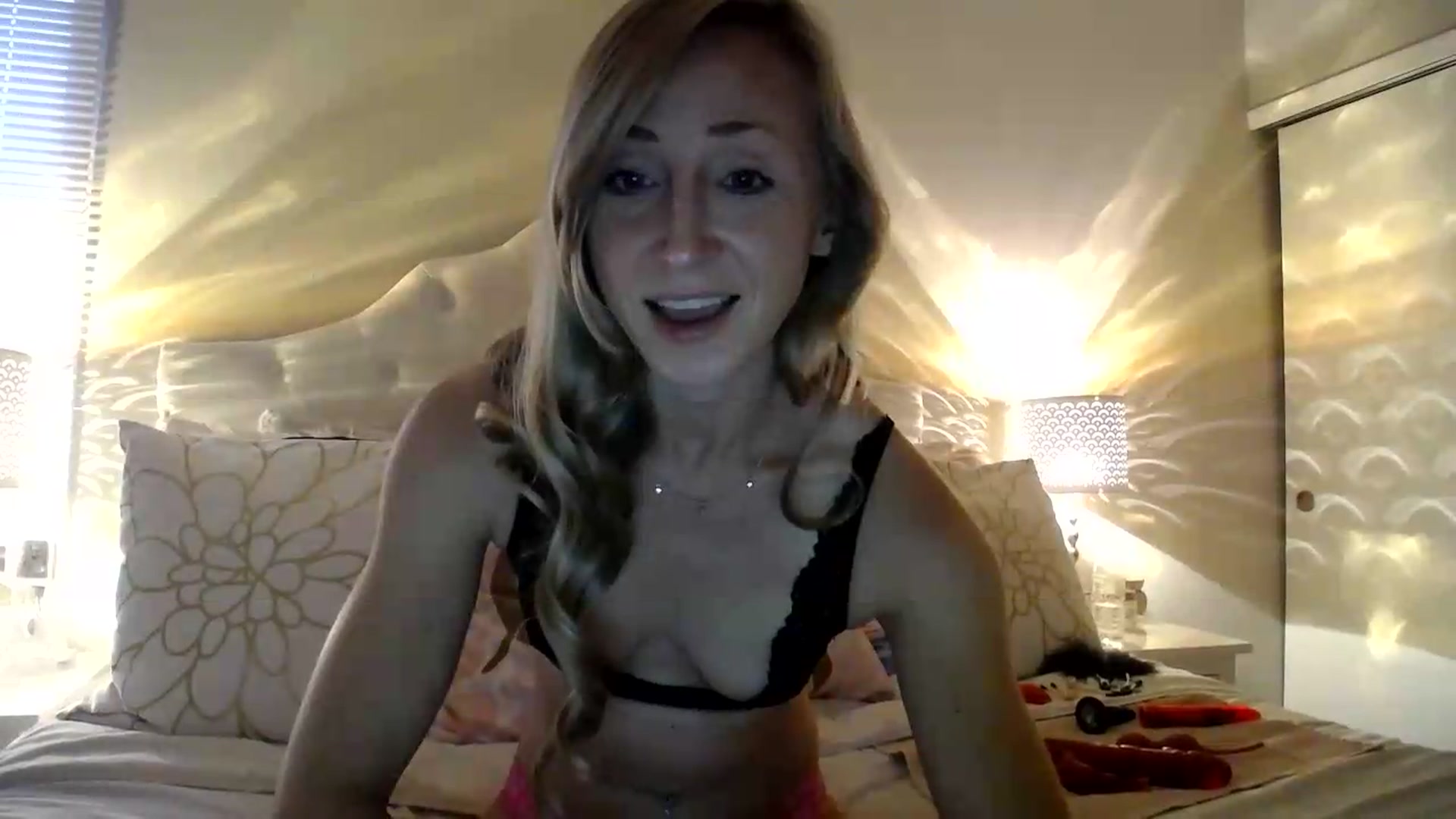 Gallery image thumbnail from Naomi_at_nite's myfreecams stream on, 05/24/2026, 24:01 image 11 of 20
