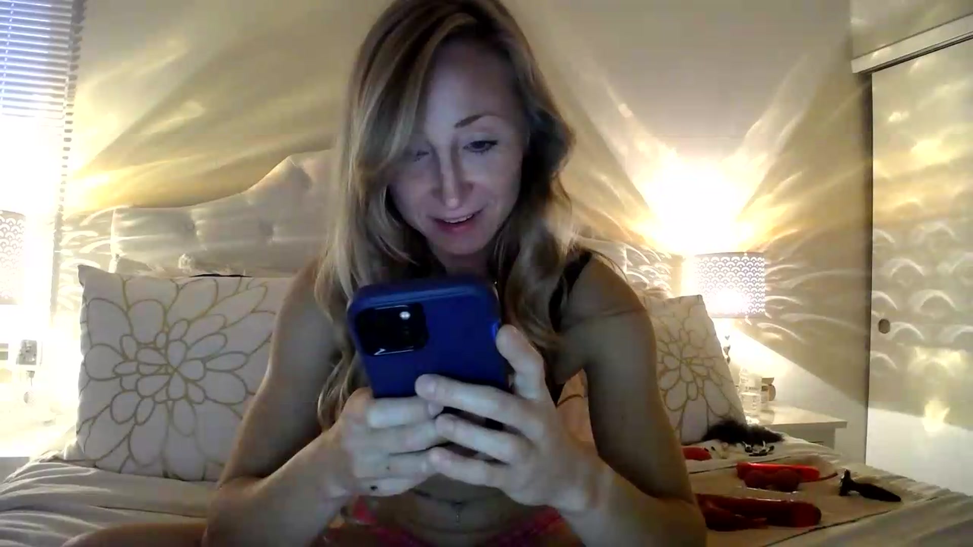 Gallery image thumbnail from Naomi_at_nite's myfreecams stream on, 05/24/2026, 24:01 image 17 of 20