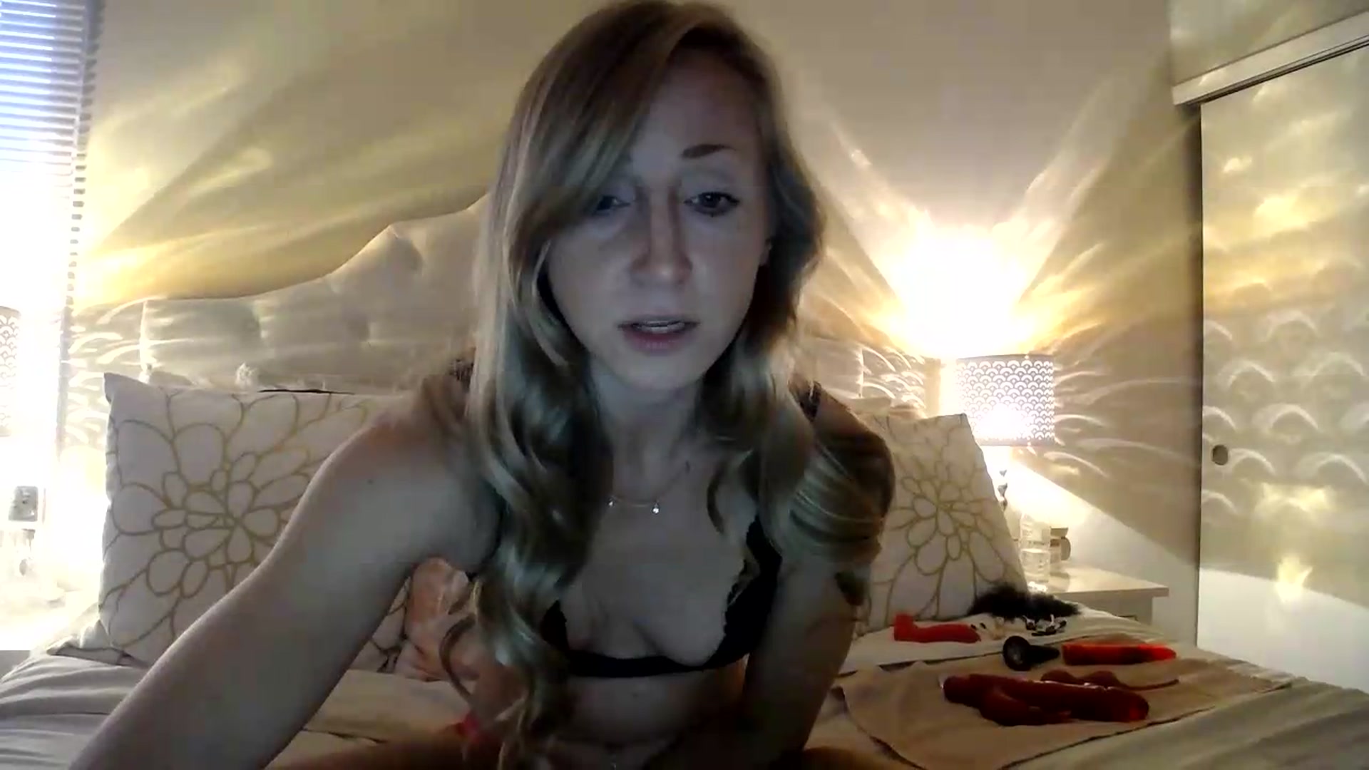 Gallery image thumbnail from Naomi_at_nite's myfreecams stream on, 05/24/2026, 24:01 image 12 of 20