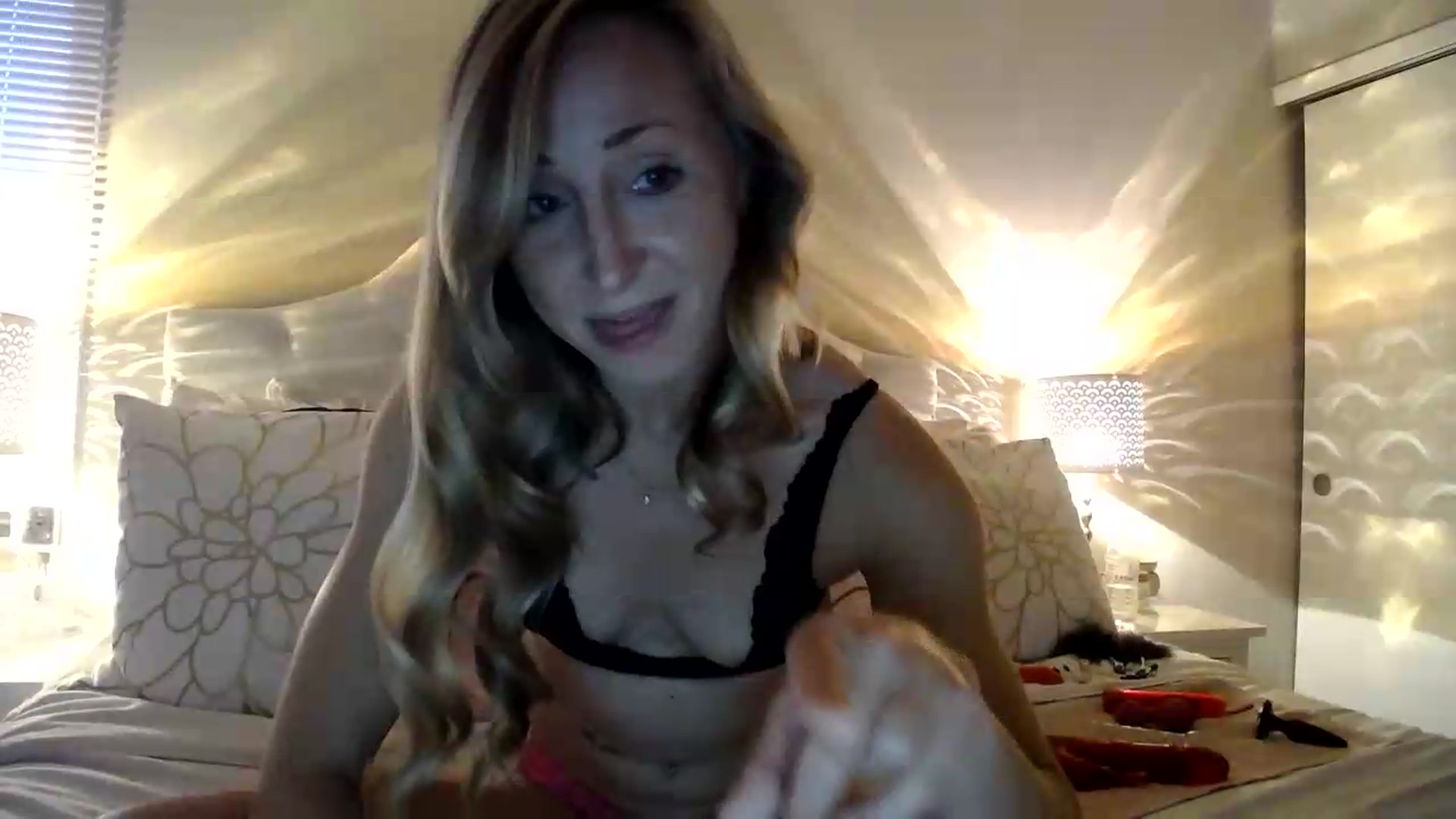 Gallery image thumbnail from Naomi_at_nite's myfreecams stream on, 05/24/2026, 24:01 image 16 of 20