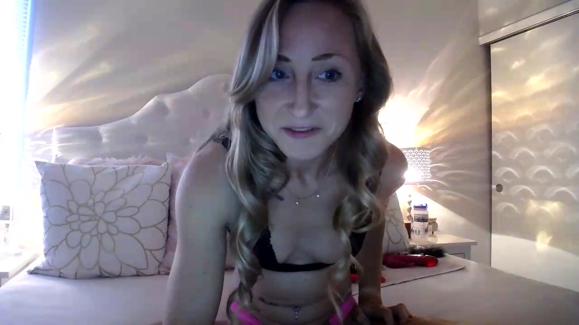 Gallery image thumbnail from Naomi_at_nite's myfreecams stream on, 06/19/2026, 23:54 image 19 of 20