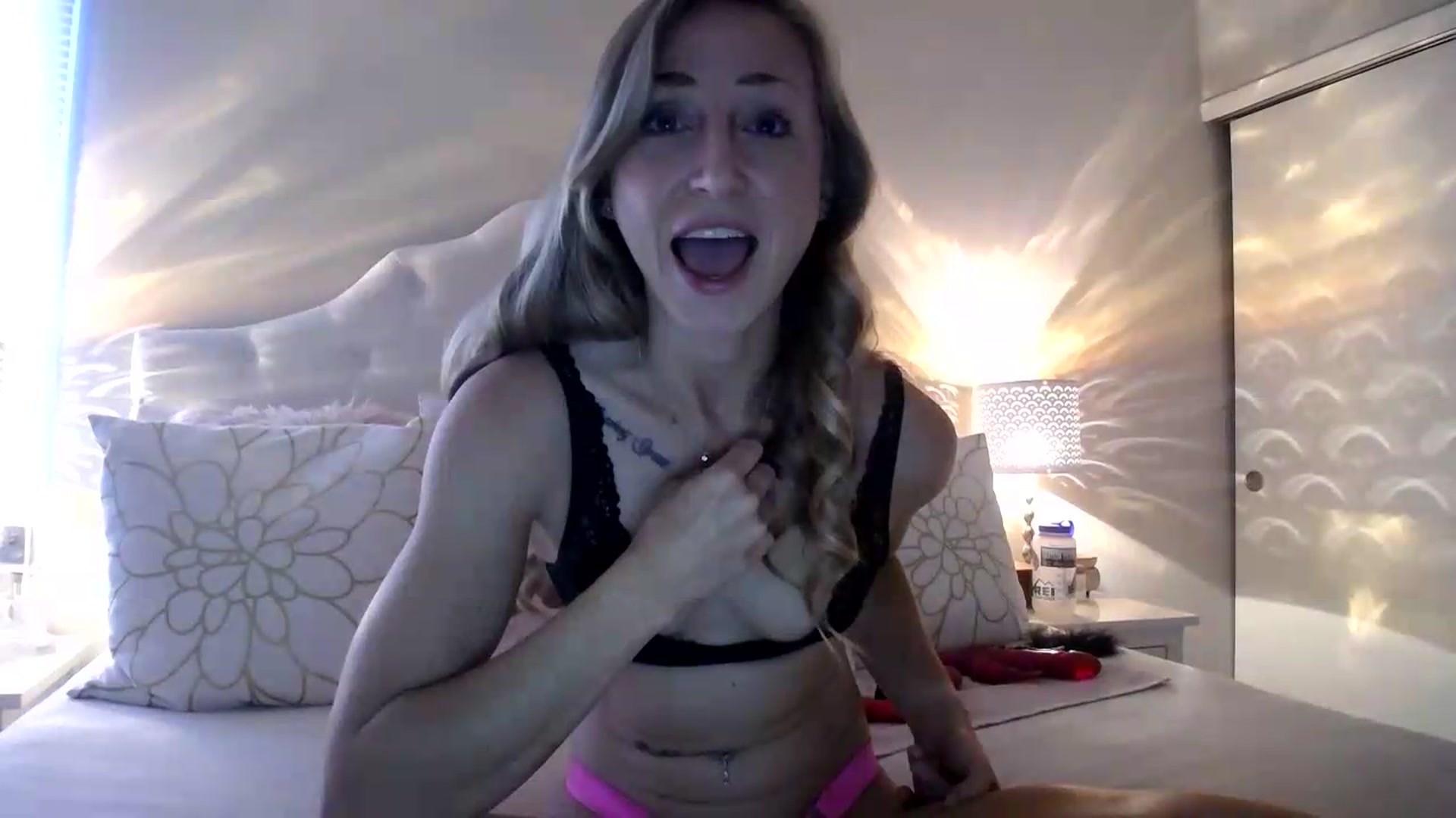 Gallery image thumbnail from Naomi_at_nite's myfreecams stream on, 06/19/2026, 23:54 image 12 of 20