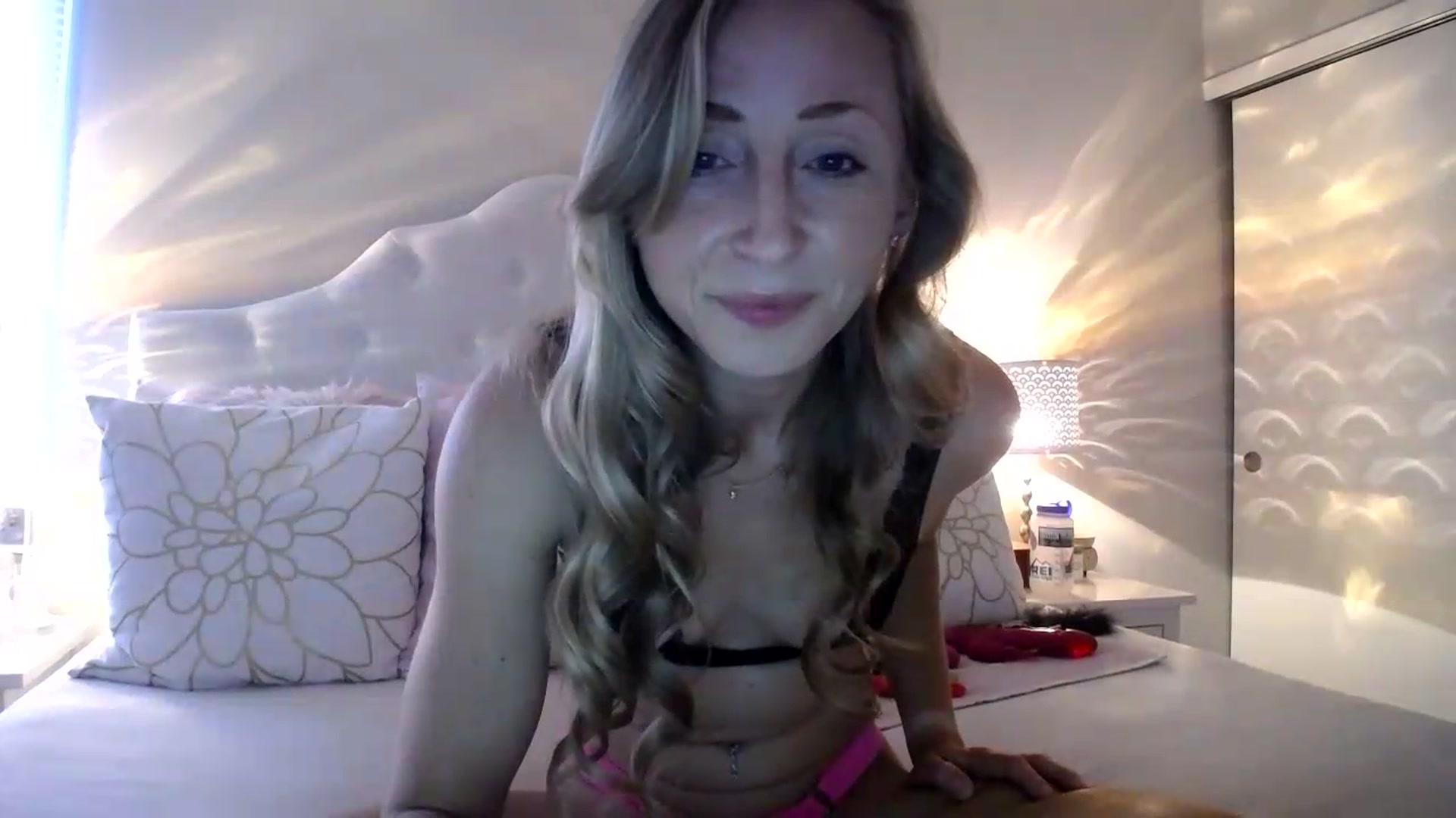 Gallery image thumbnail from Naomi_at_nite's myfreecams stream on, 06/19/2026, 23:54 image 6 of 20