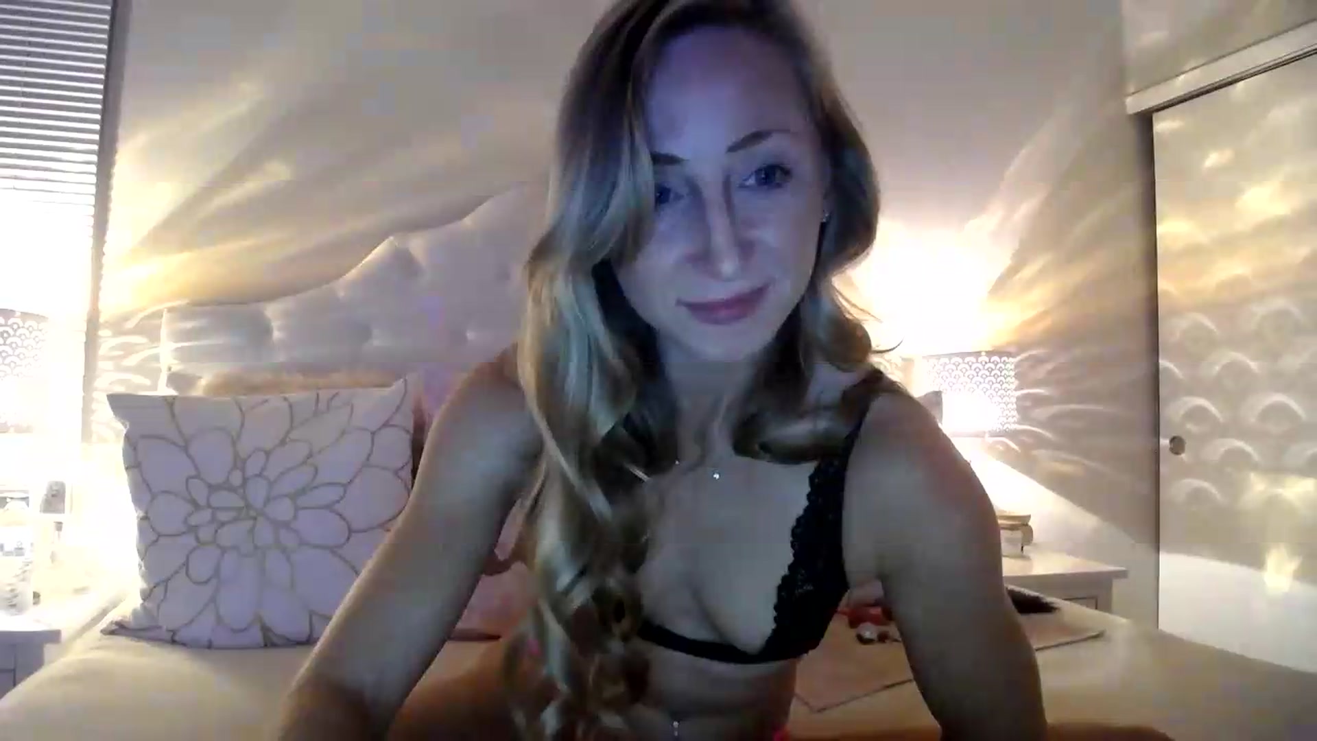Gallery image thumbnail from Naomi_at_nite's myfreecams stream on, 06/20/2026, 01:37 image 19 of 20