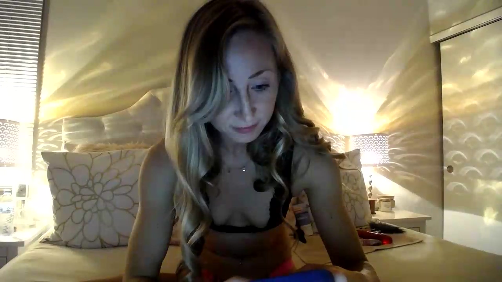 Gallery image thumbnail from Naomi_at_nite's myfreecams stream on, 06/20/2026, 01:37 image 15 of 20