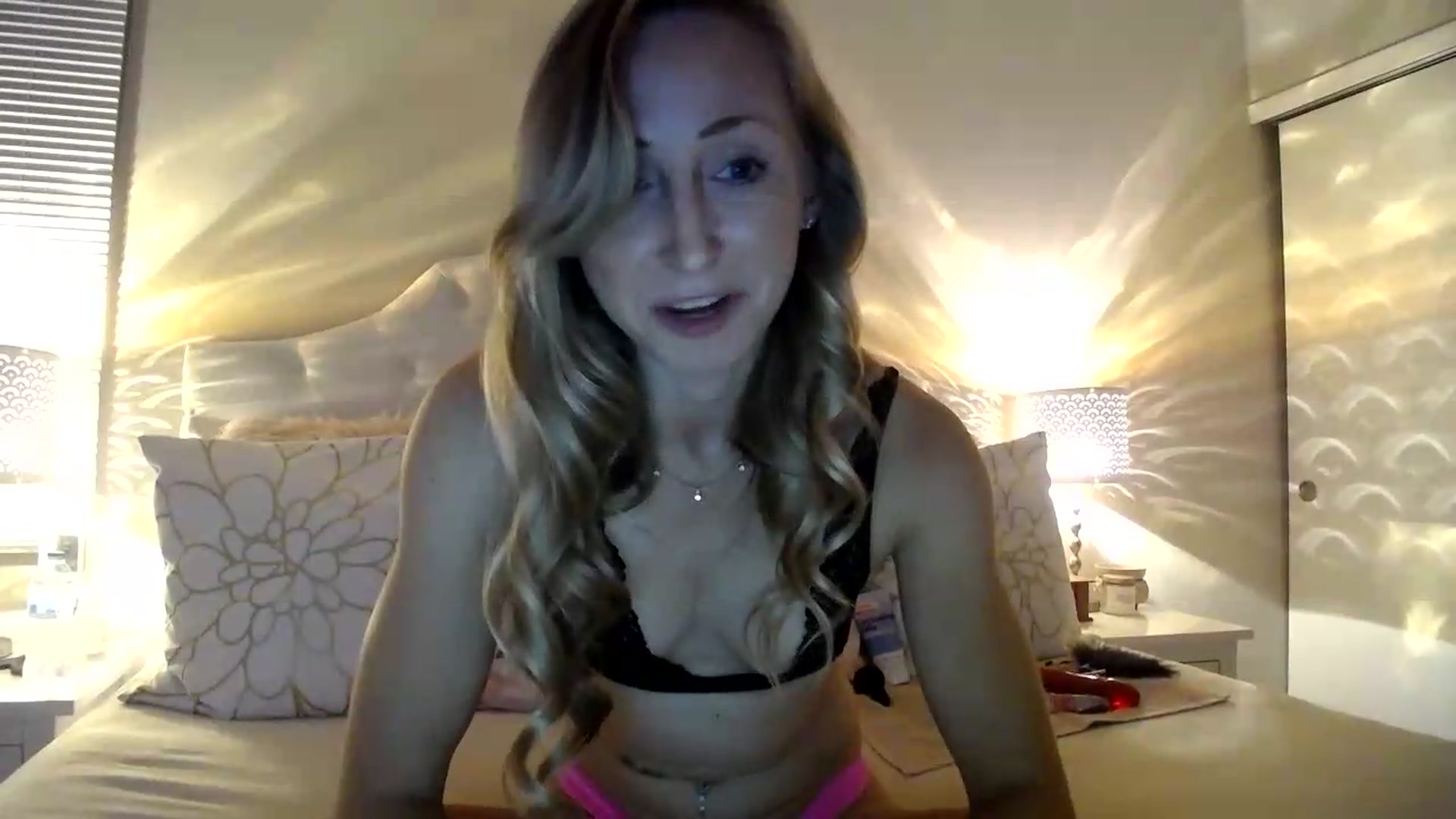 Gallery image thumbnail from Naomi_at_nite's myfreecams stream on, 06/20/2026, 01:37 image 3 of 20