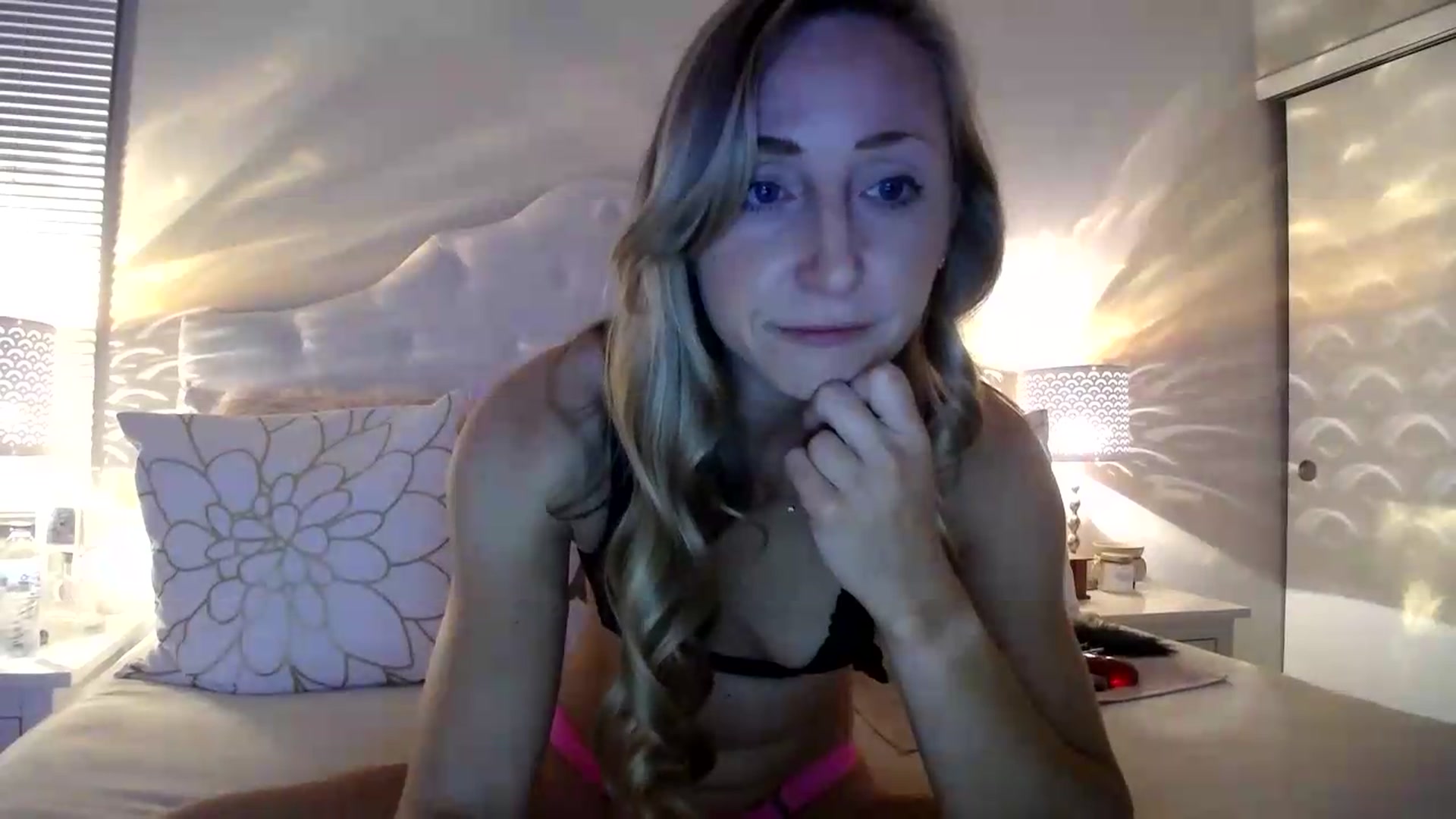 Gallery image thumbnail from Naomi_at_nite's myfreecams stream on, 06/20/2026, 01:37 image 18 of 20
