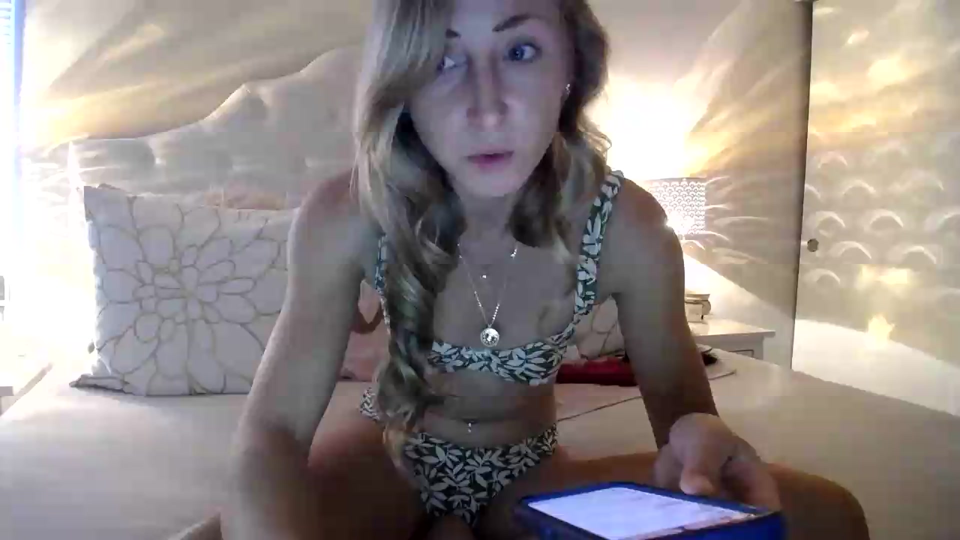 Gallery image thumbnail from Naomi_at_nite's myfreecams stream on, 06/24/2026, 24:20 image 19 of 20