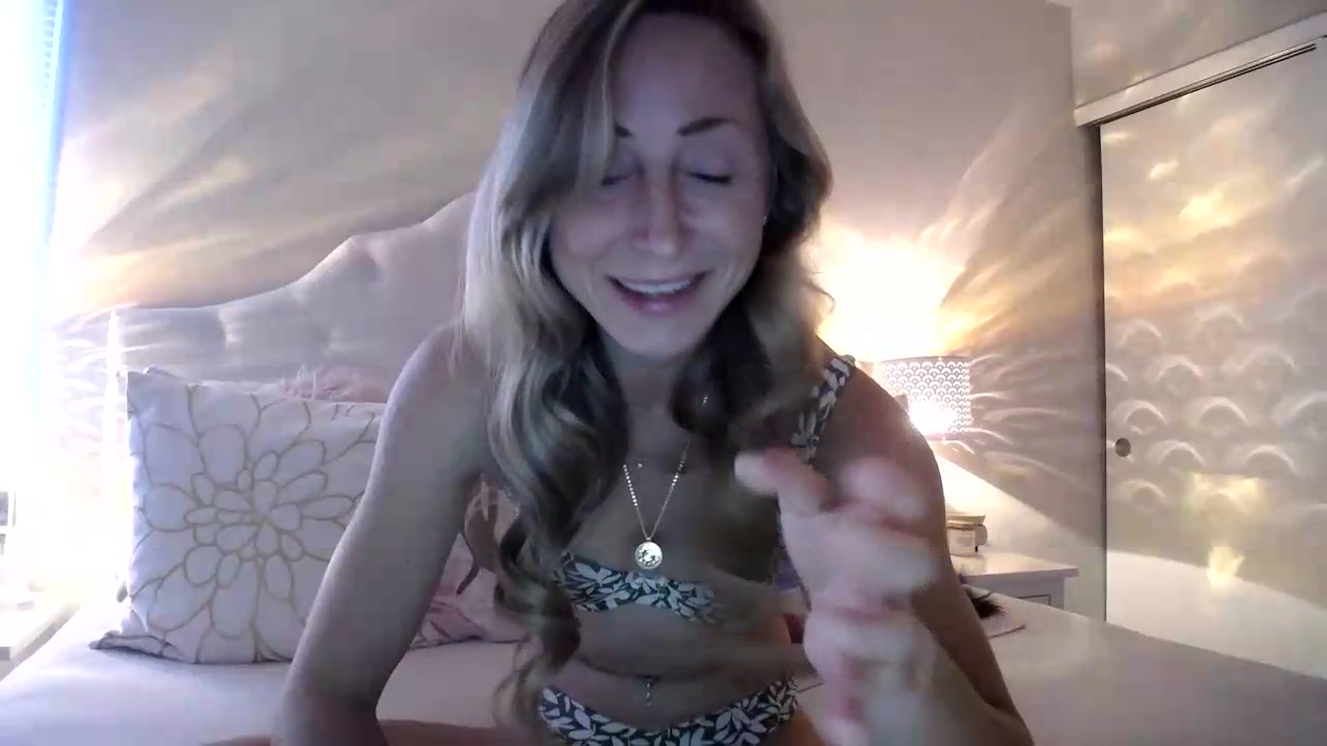 Gallery image thumbnail from Naomi_at_nite's myfreecams stream on, 06/24/2026, 24:20 image 3 of 20