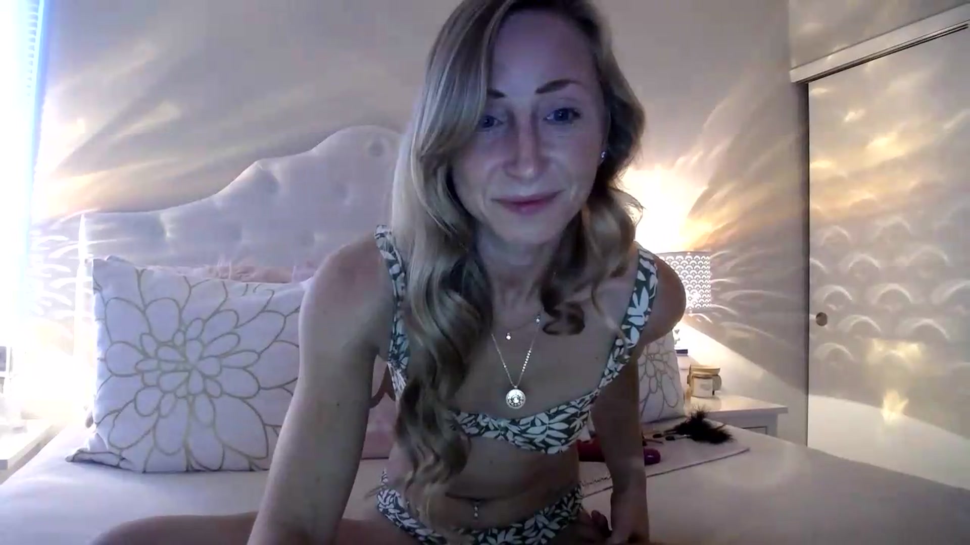 Gallery image thumbnail from Naomi_at_nite's myfreecams stream on, 06/24/2026, 24:20 image 4 of 20
