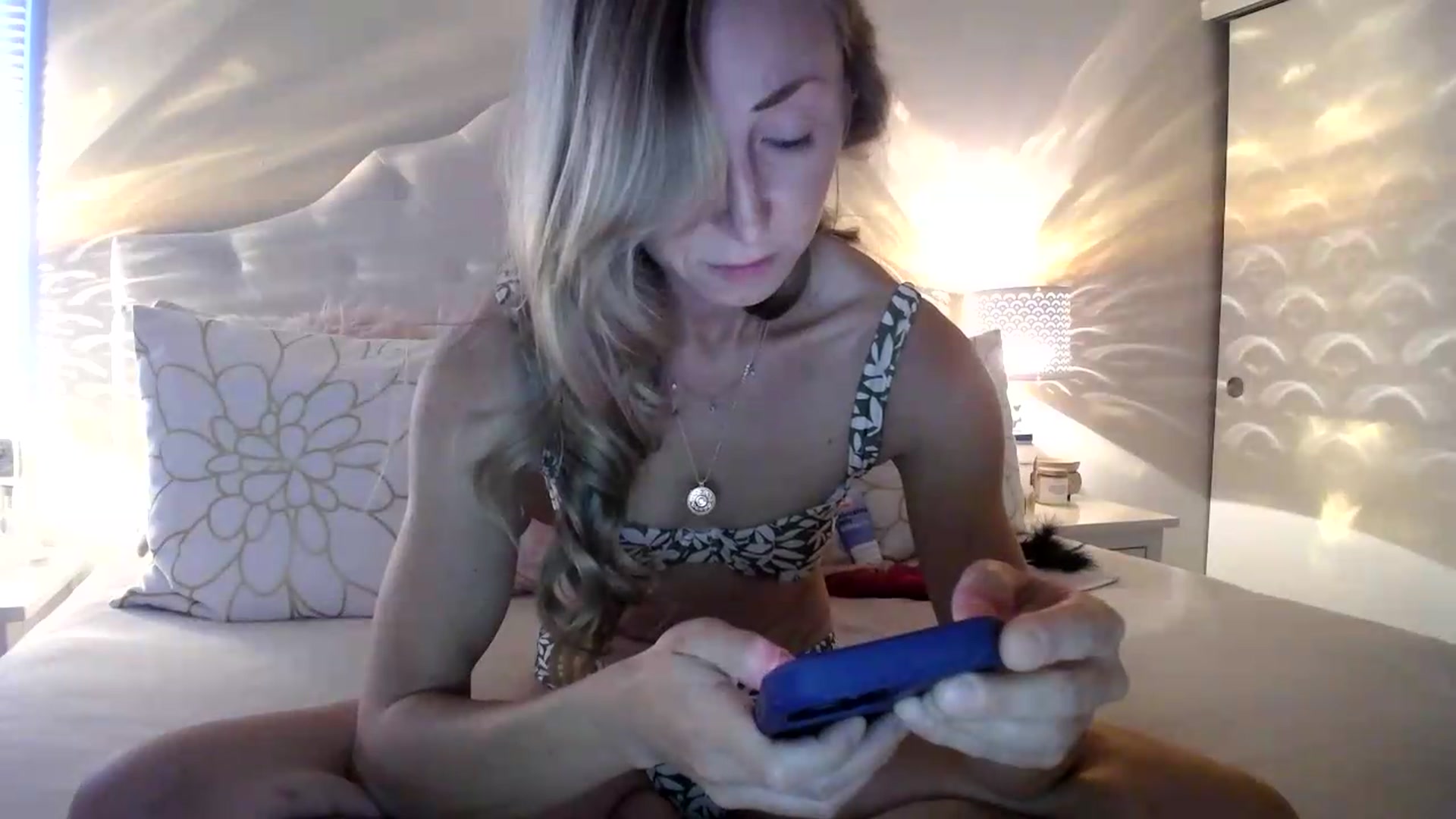 Gallery image thumbnail from Naomi_at_nite's myfreecams stream on, 06/24/2026, 24:20 image 18 of 20