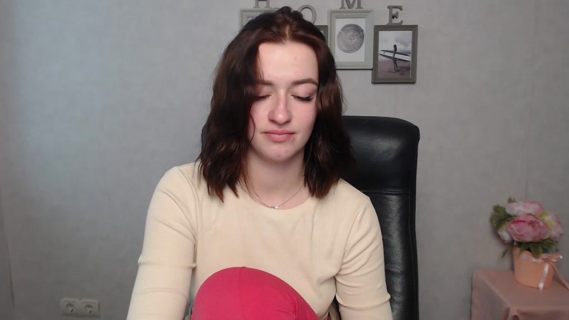 Gallery image thumbnail from Naomi_ly's myfreecams stream on, 05/16/2023, 09:52 image 17 of 20