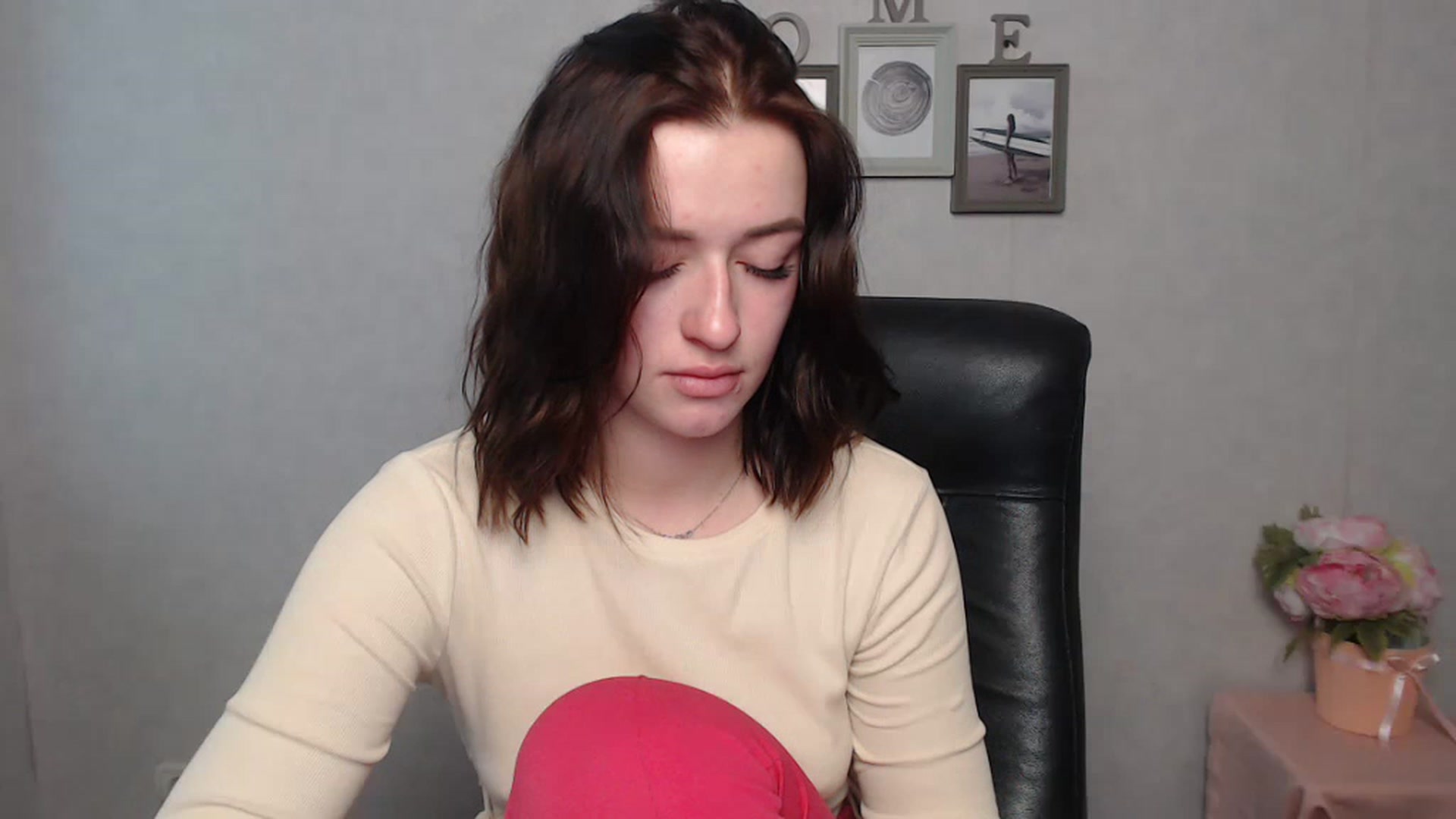 Gallery image thumbnail from Naomi_ly's myfreecams stream on, 05/16/2023, 09:52 image 12 of 20