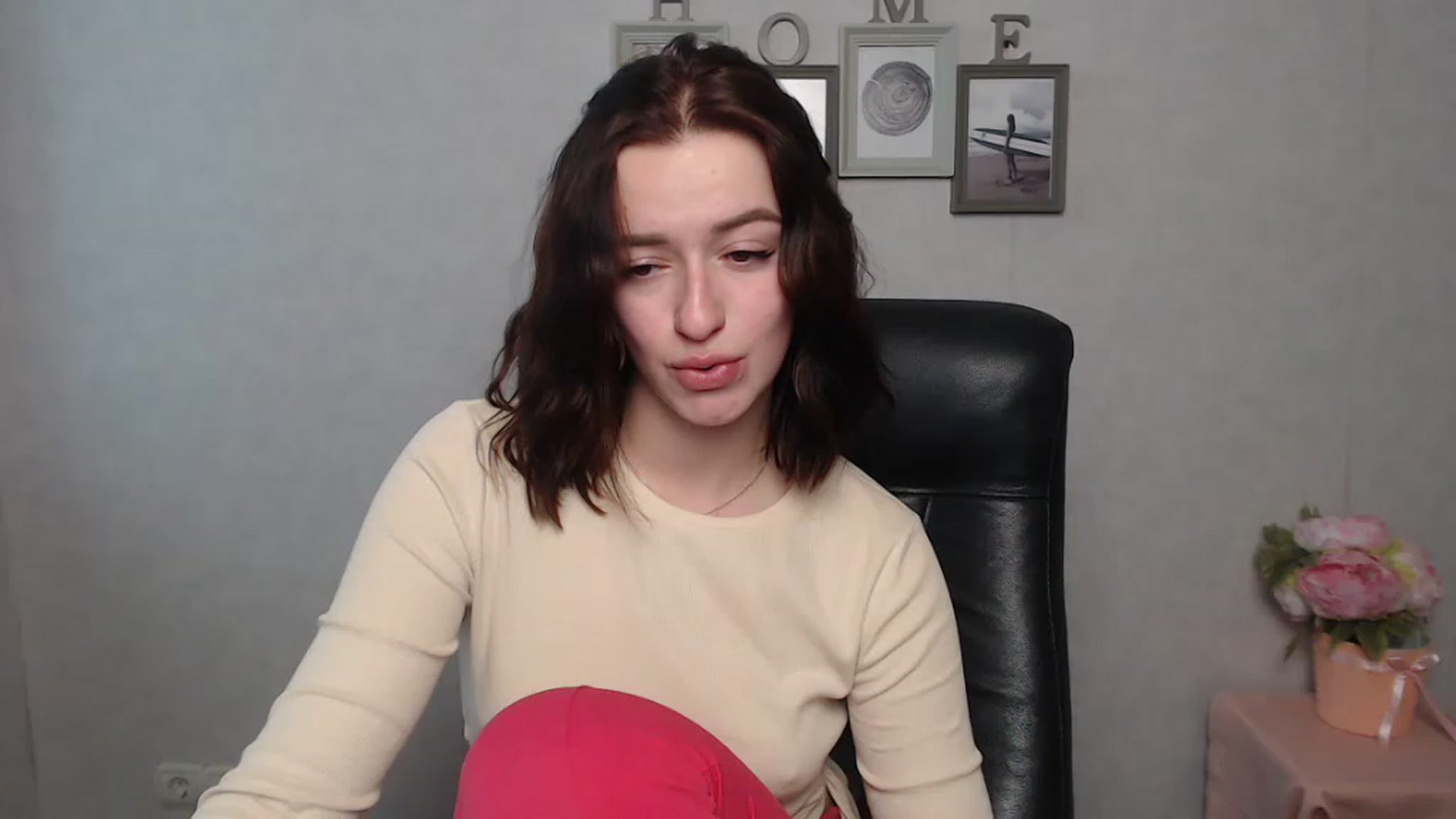 Gallery image thumbnail from Naomi_ly's myfreecams stream on, 05/16/2023, 09:52 image 19 of 20