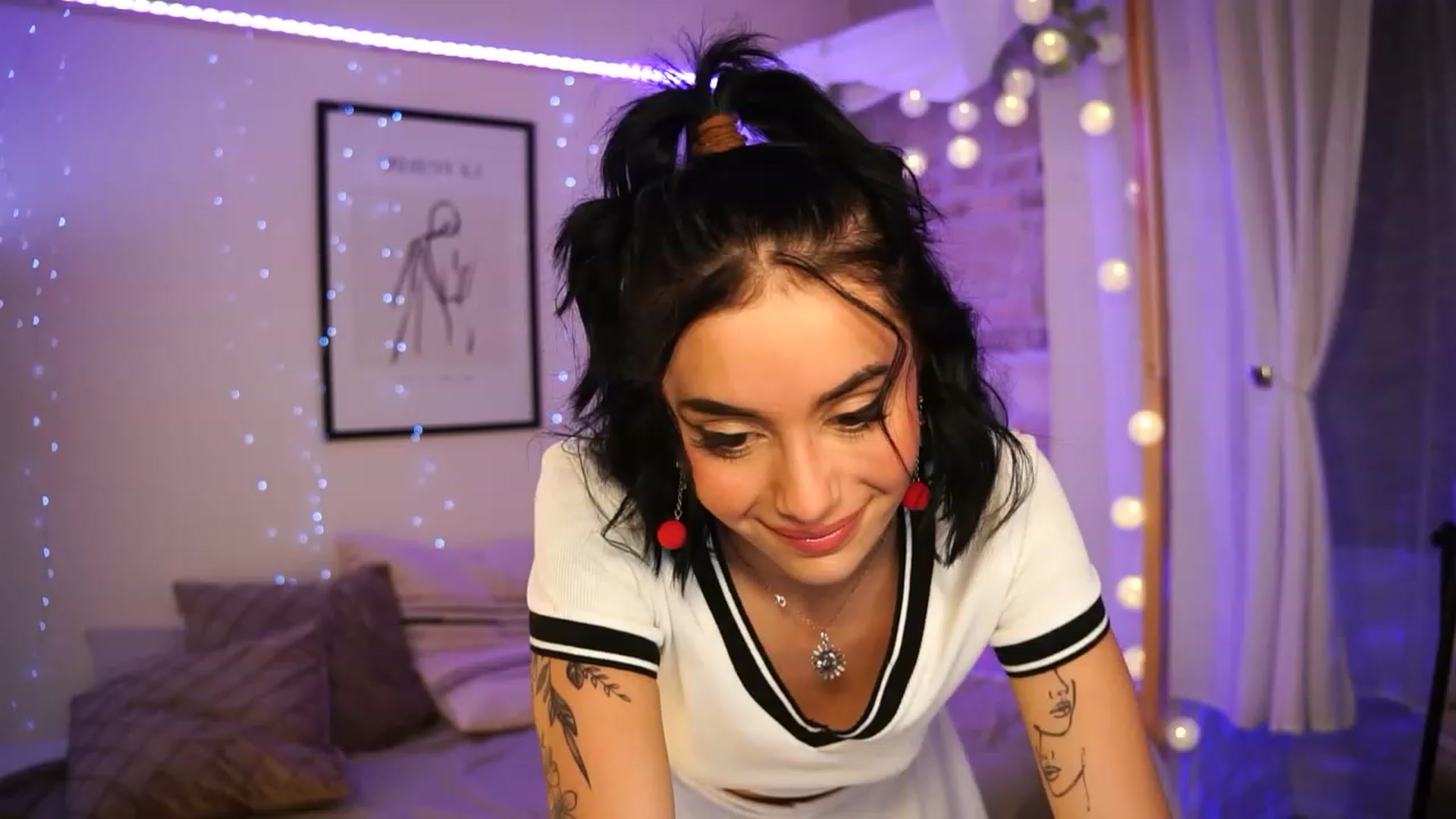 Gallery image thumbnail from Naomii18's myfreecams stream on, 12/08/2023, 20:35 image 9 of 20