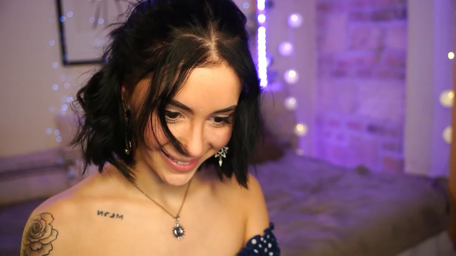 Gallery image thumbnail from Naomii18's myfreecams stream on, 12/09/2023, 15:20 image 8 of 20