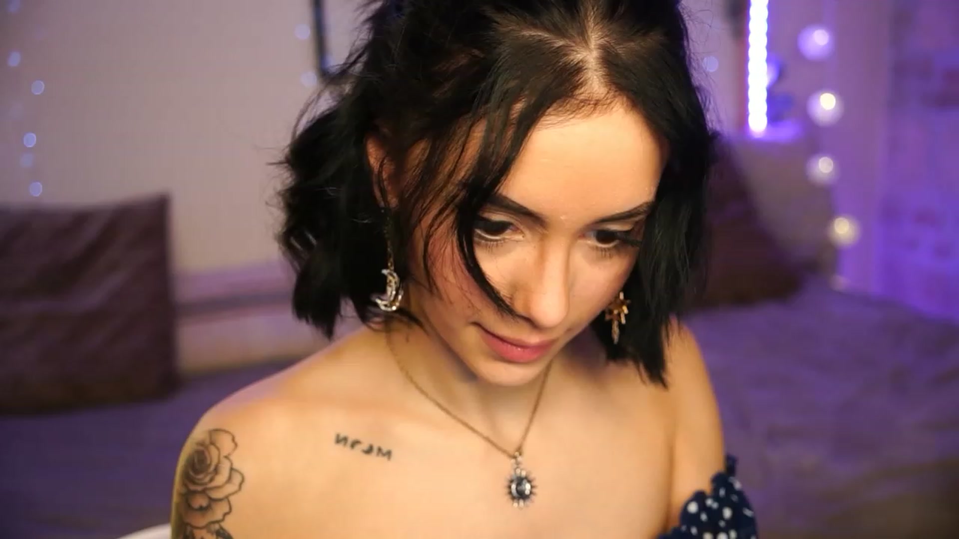 Gallery image thumbnail from Naomii18's myfreecams stream on, 12/09/2023, 15:20 image 2 of 20