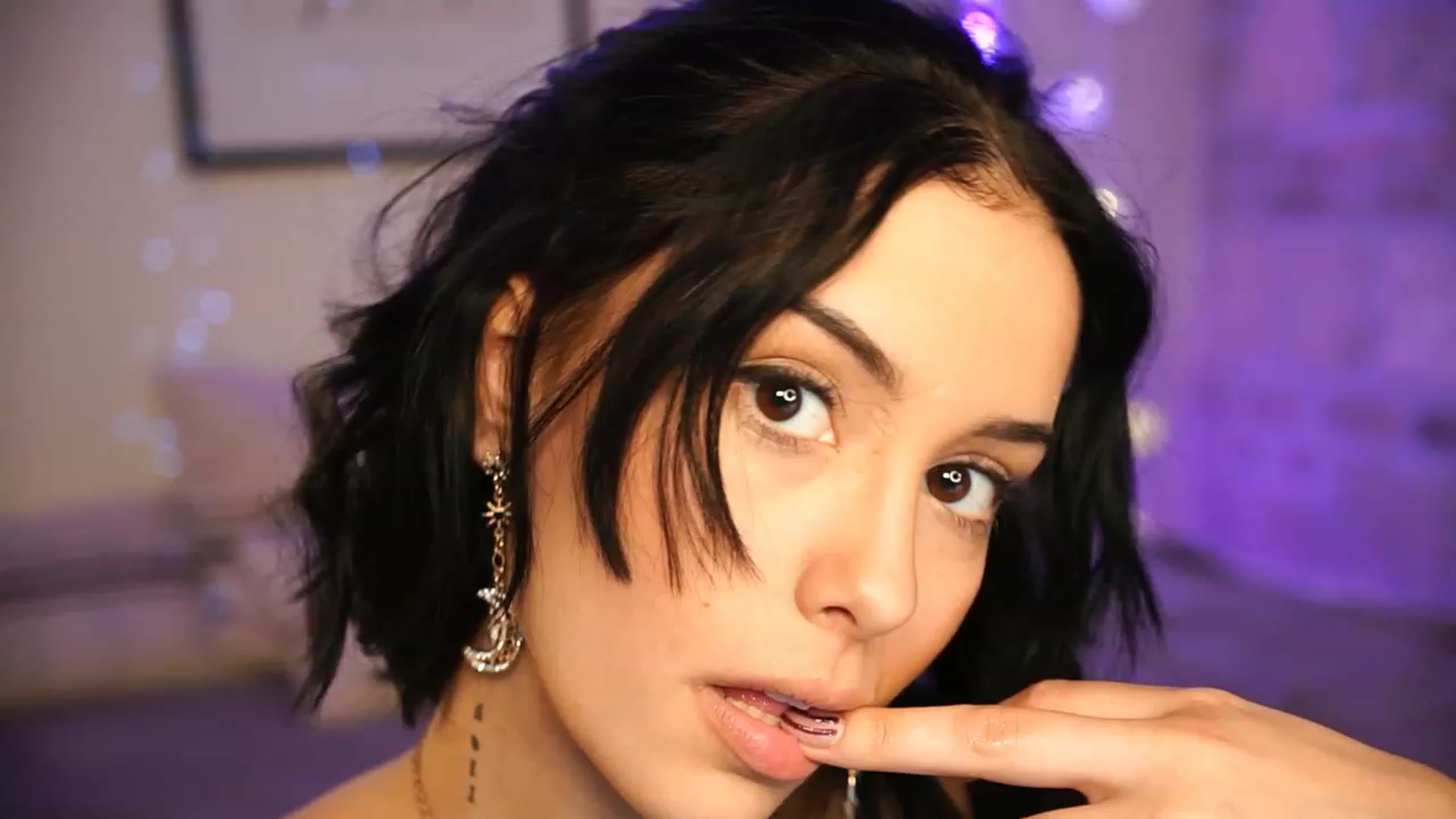 Gallery image thumbnail from Naomii18's myfreecams stream on, 12/09/2023, 16:07 image 9 of 20
