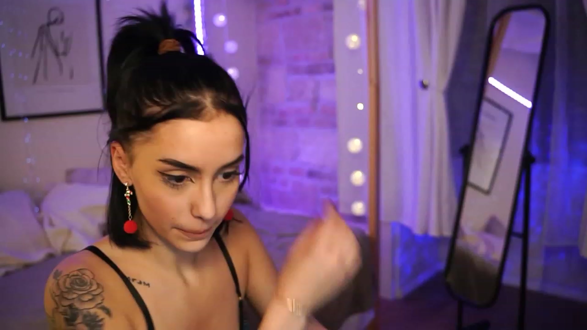 Gallery image thumbnail from Naomii18's myfreecams stream on, 12/12/2023, 19:59 image 20 of 20
