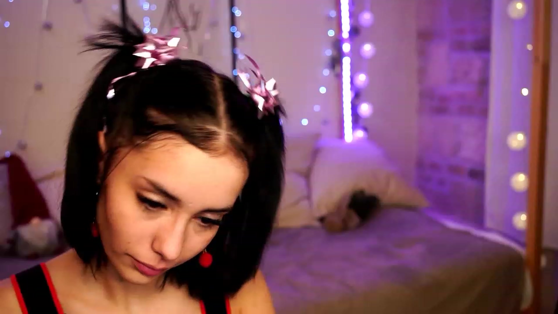 Gallery image thumbnail from Naomii18's myfreecams stream on, 12/24/2023, 24:05 image 10 of 20