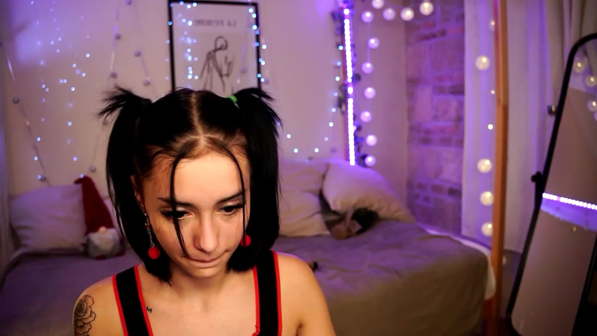 Gallery image thumbnail from Naomii18's myfreecams stream on, 12/24/2023, 24:05 image 18 of 20