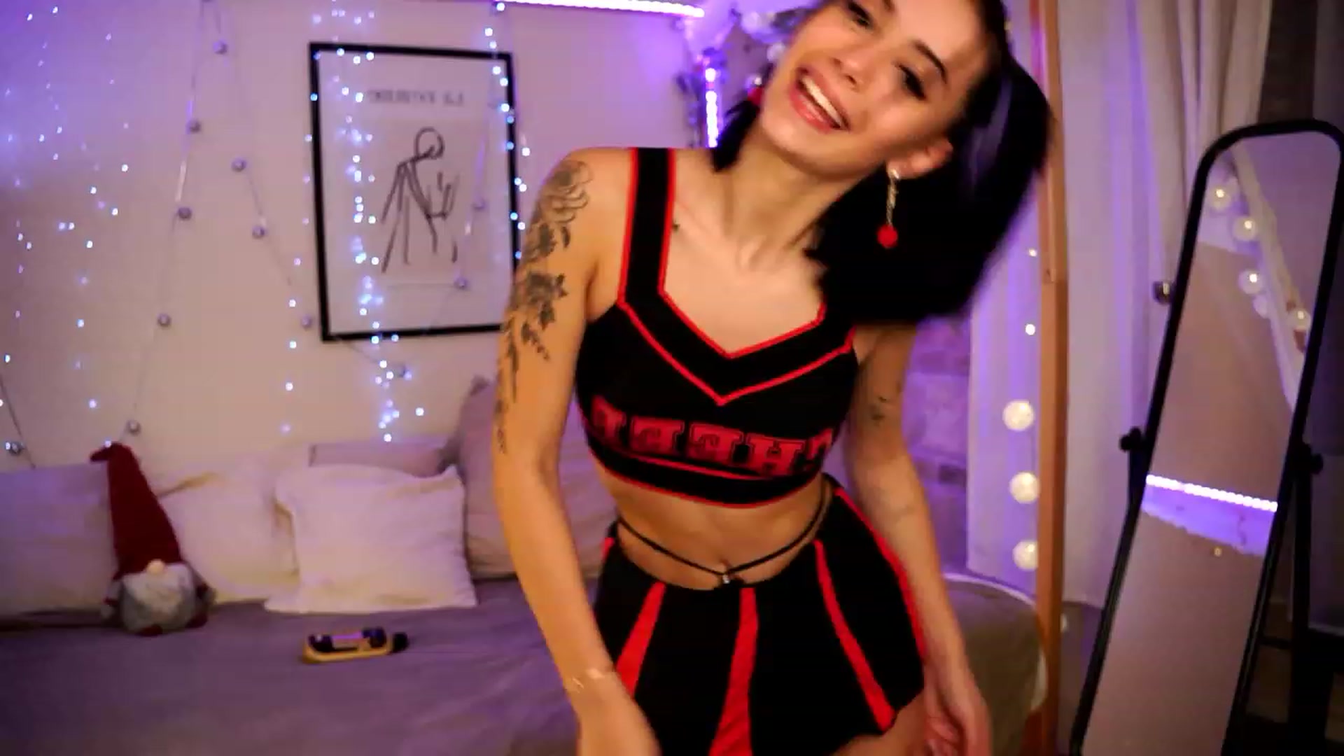 Gallery image thumbnail from Naomii18's myfreecams stream on, 12/24/2023, 01:32 image 11 of 20