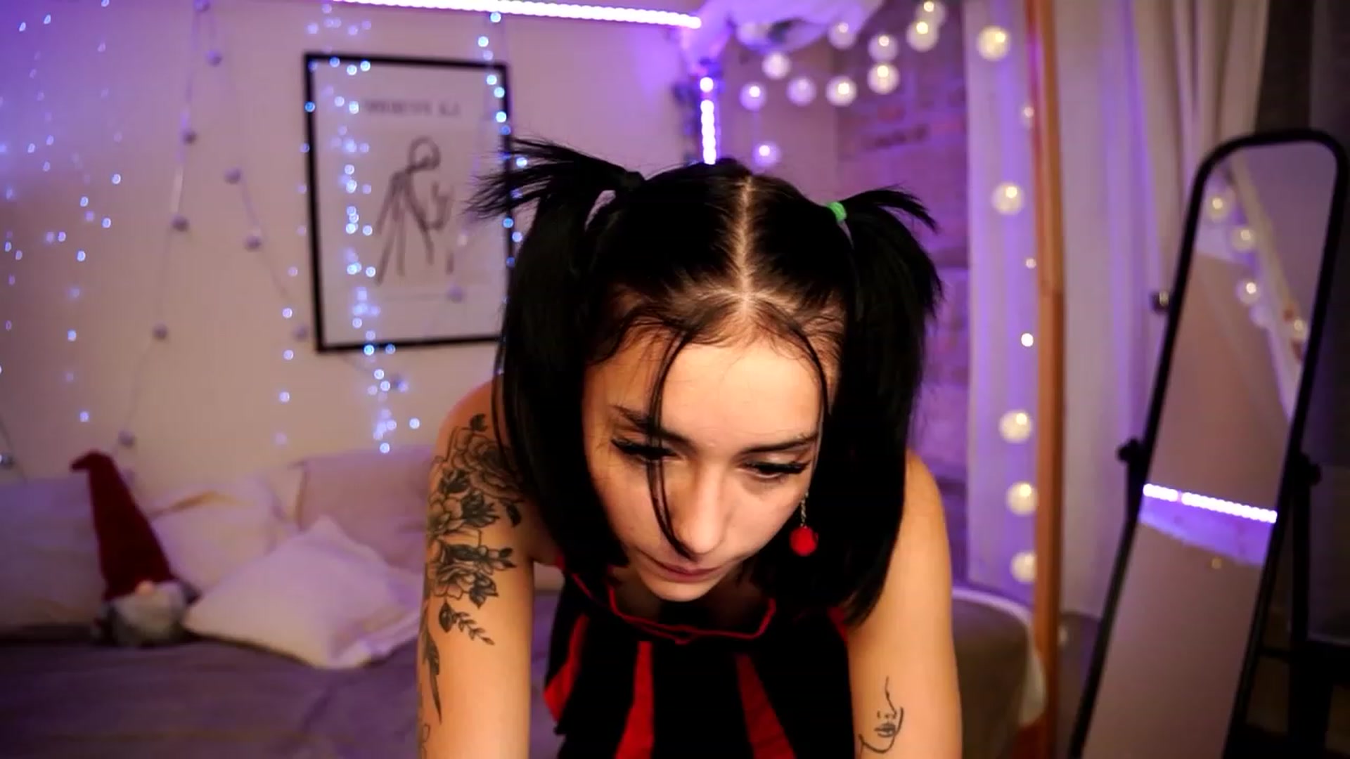 Gallery image thumbnail from Naomii18's myfreecams stream on, 12/24/2023, 02:36 image 2 of 20