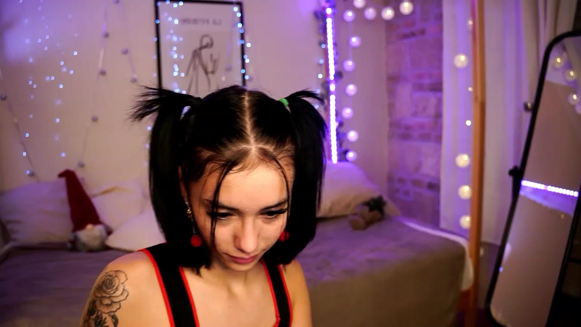 Gallery image thumbnail from Naomii18's myfreecams stream on, 12/24/2023, 02:36 image 20 of 20
