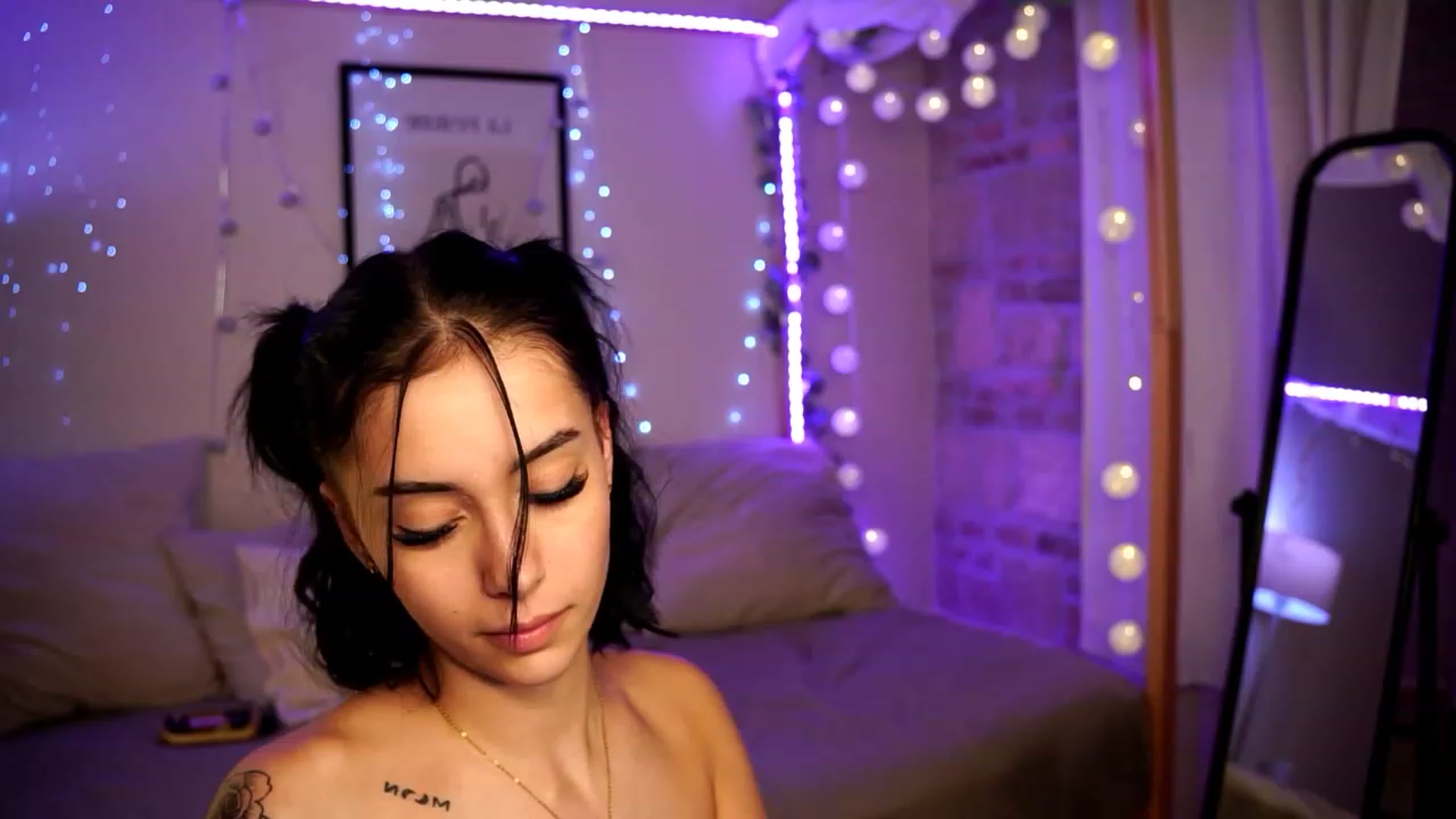 Gallery image thumbnail from Naomii18's myfreecams stream on, 12/28/2023, 21:49 image 20 of 20