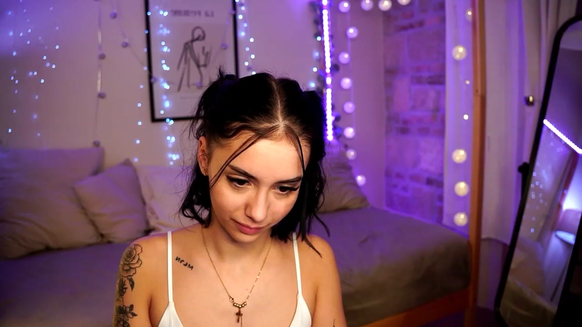 Gallery image thumbnail from Naomii18's myfreecams stream on, 12/29/2023, 01:18 image 9 of 20