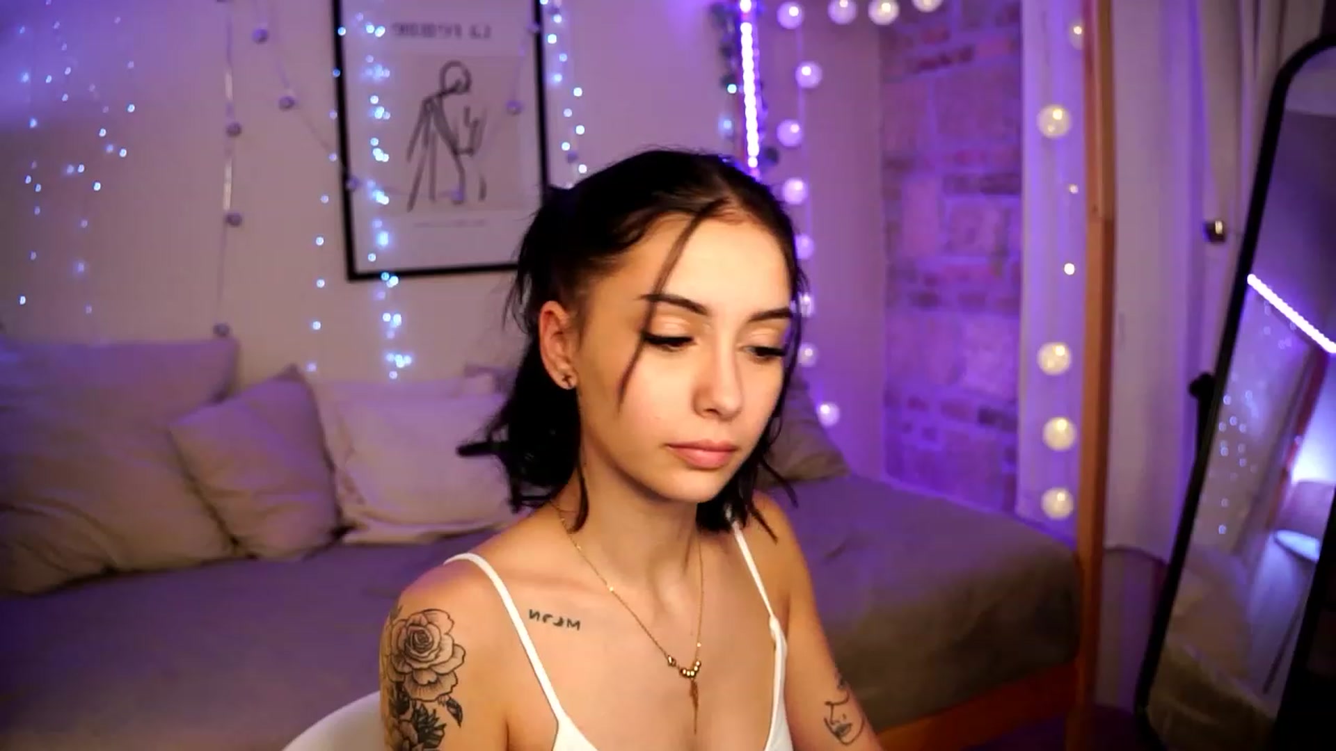 Gallery image thumbnail from Naomii18's myfreecams stream on, 12/29/2023, 01:18 image 10 of 20