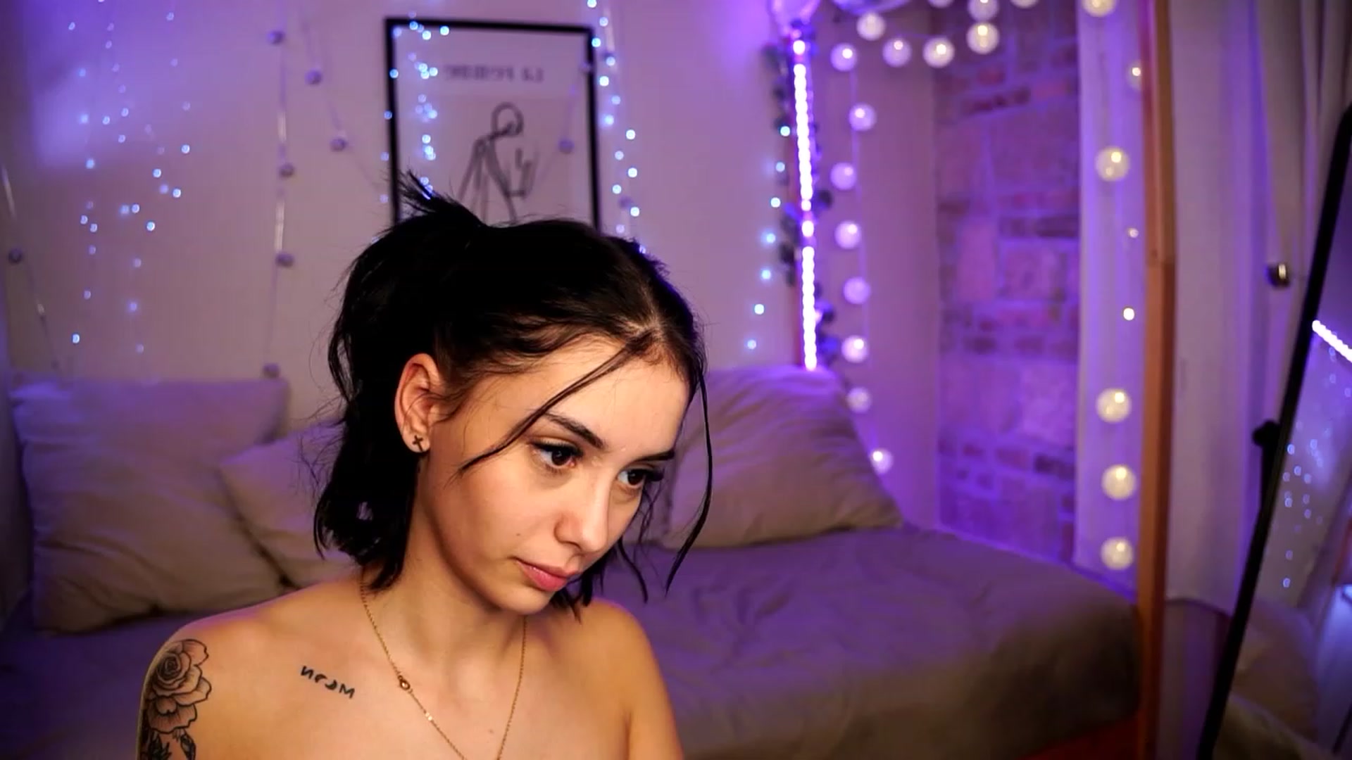 Gallery image thumbnail from Naomii18's myfreecams stream on, 12/29/2023, 02:18 image 19 of 20