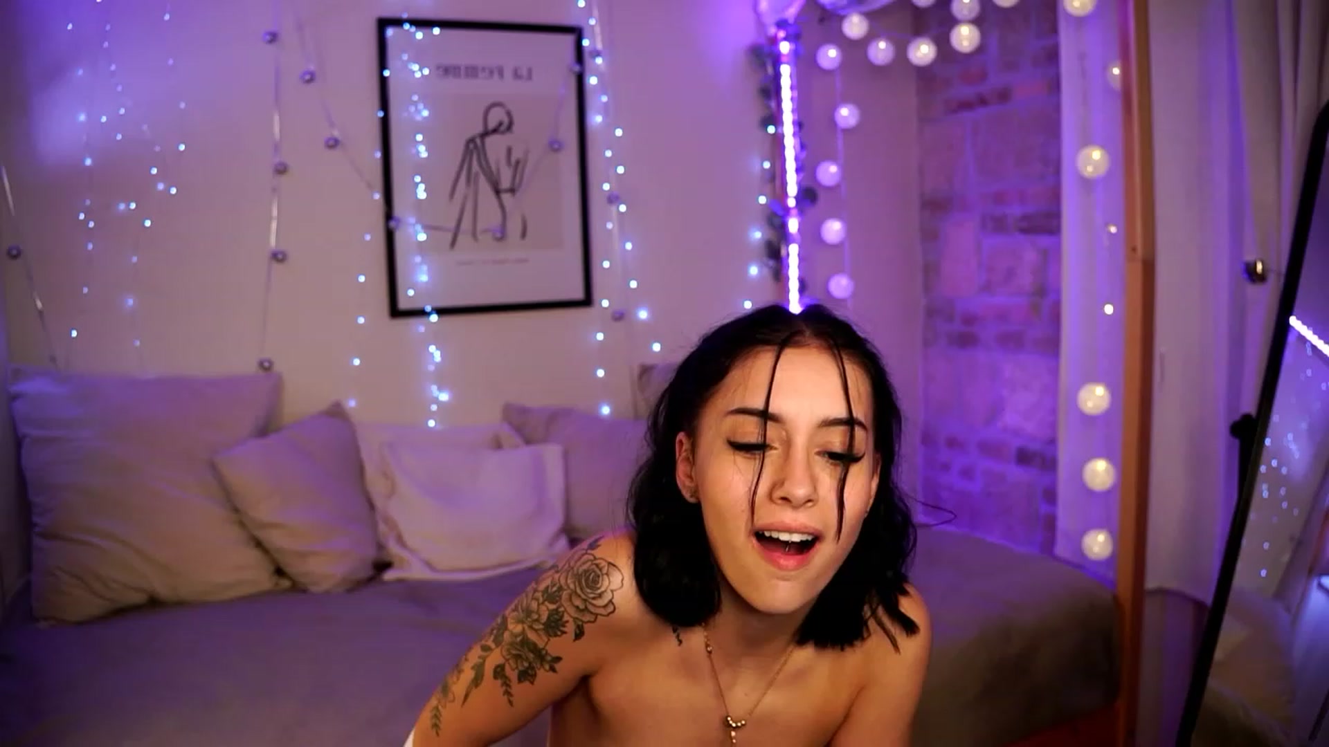 Gallery image thumbnail from Naomii18's myfreecams stream on, 12/29/2023, 02:18 image 14 of 20
