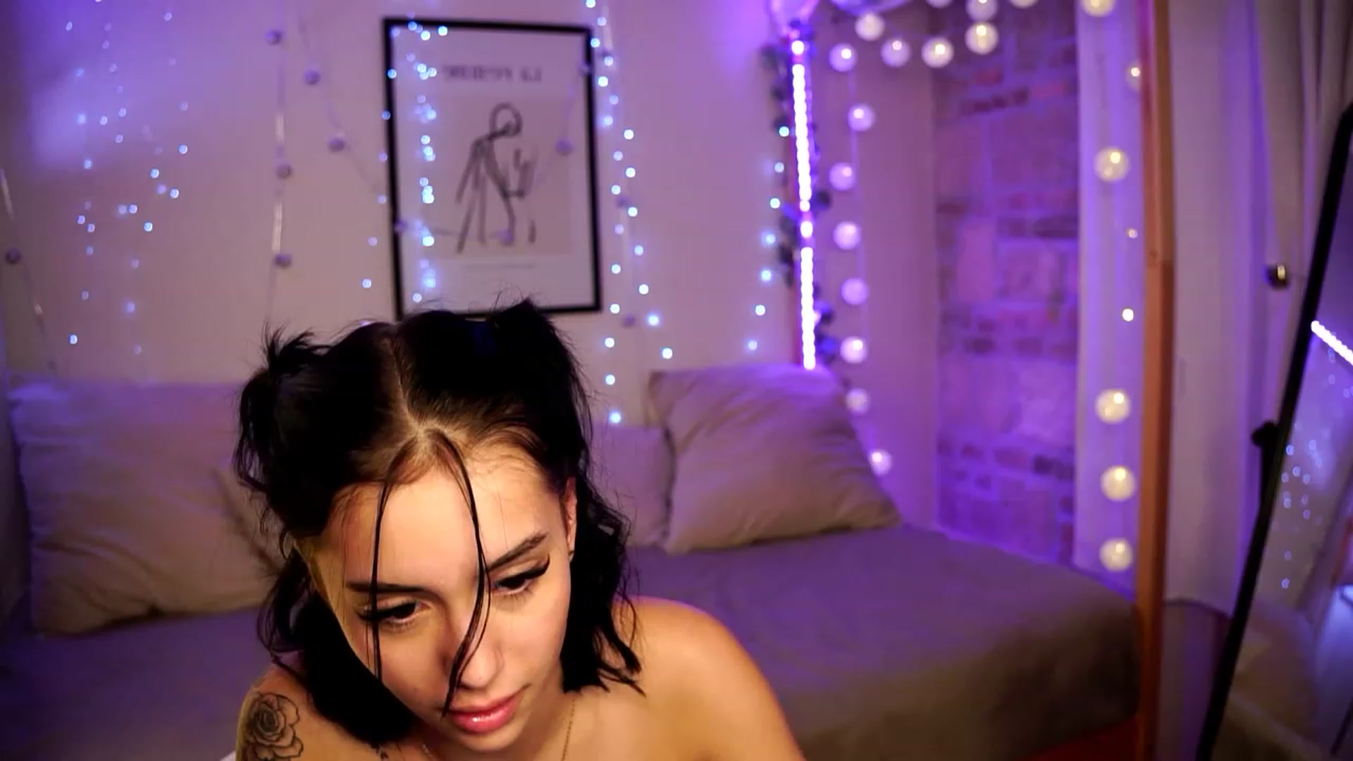 Gallery image thumbnail from Naomii18's myfreecams stream on, 12/29/2023, 02:18 image 13 of 20