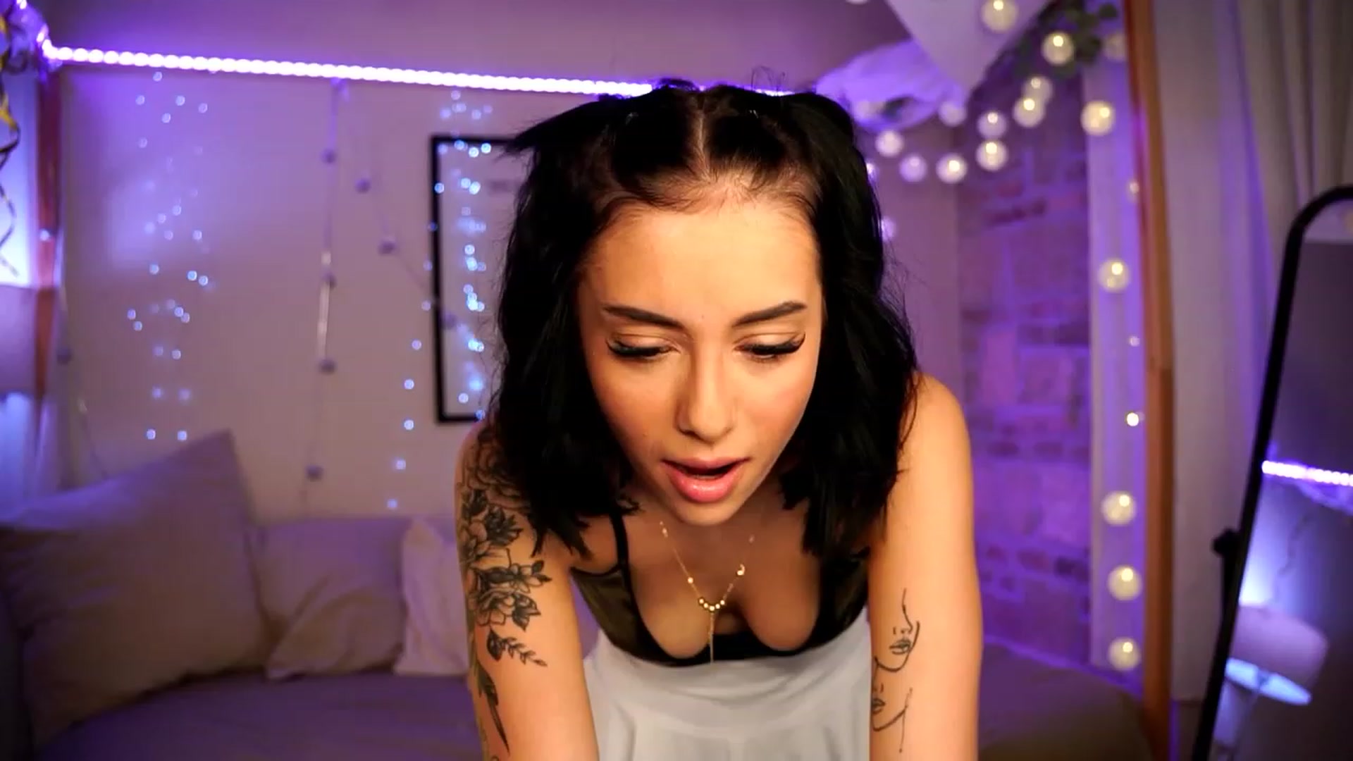 Gallery image thumbnail from Naomii18's myfreecams stream on, 12/29/2023, 14:49 image 7 of 20