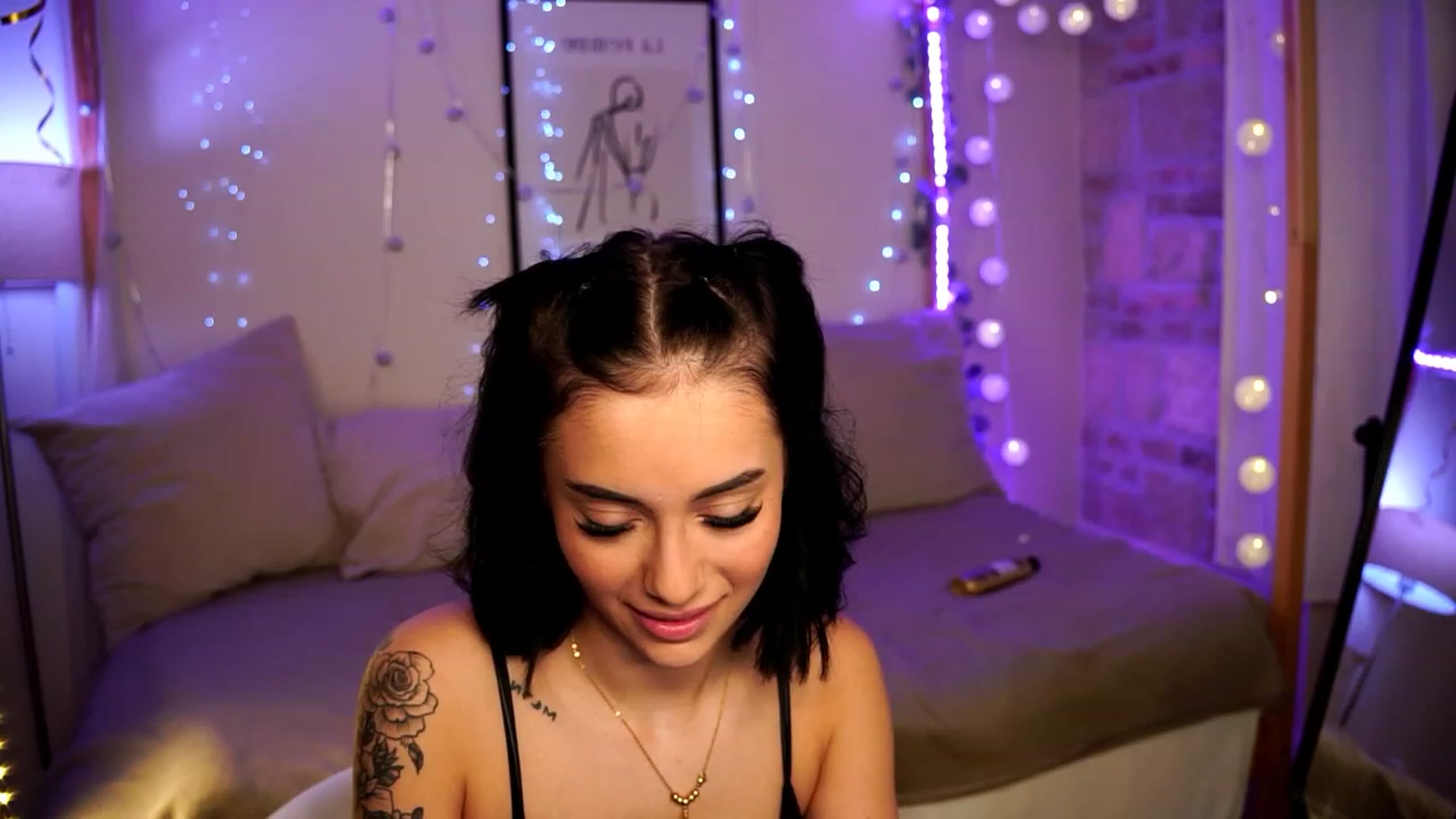 Gallery image thumbnail from Naomii18's myfreecams stream on, 12/29/2023, 14:49 image 15 of 20