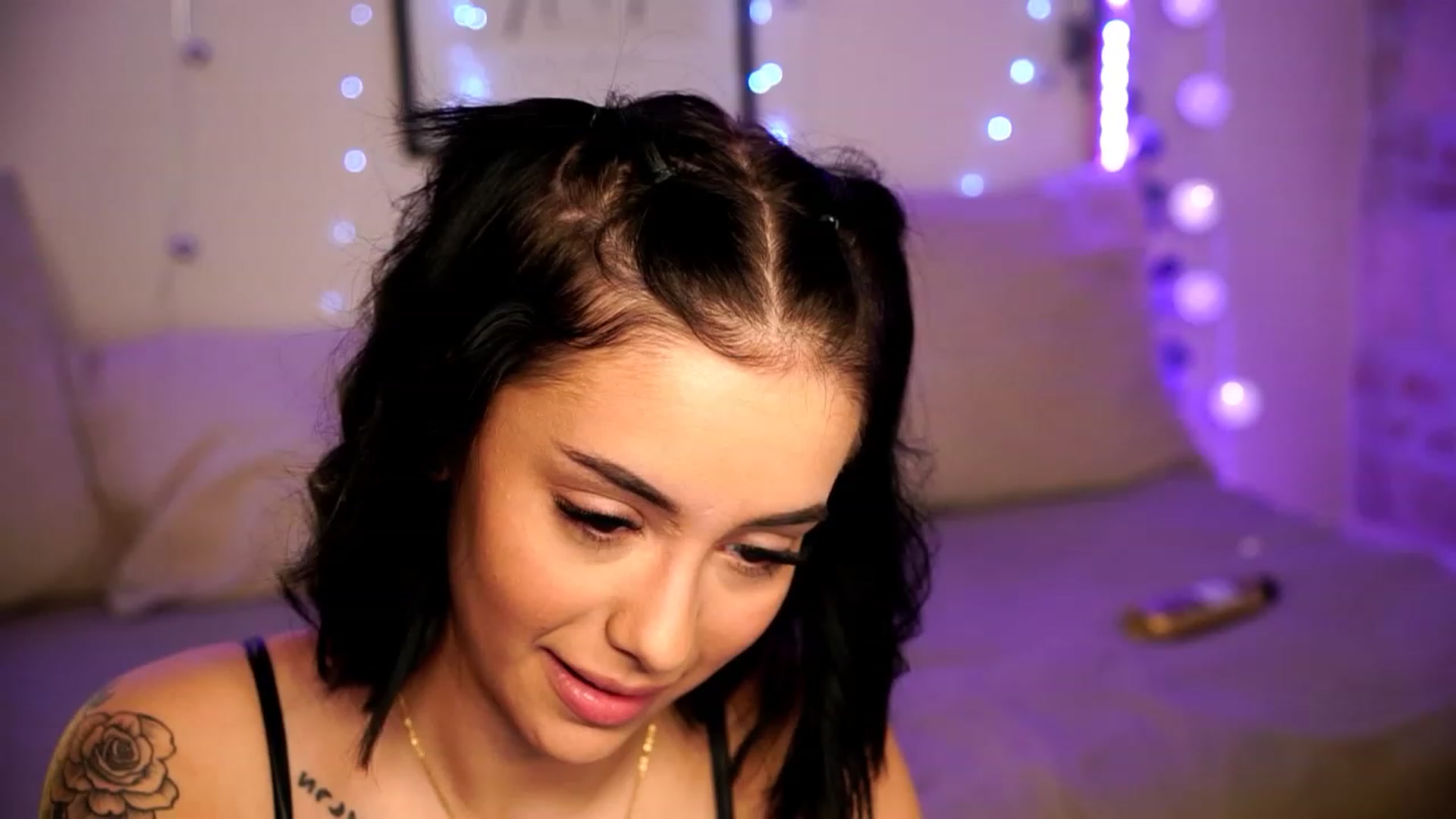 Gallery image thumbnail from Naomii18's myfreecams stream on, 12/29/2023, 14:49 image 18 of 20
