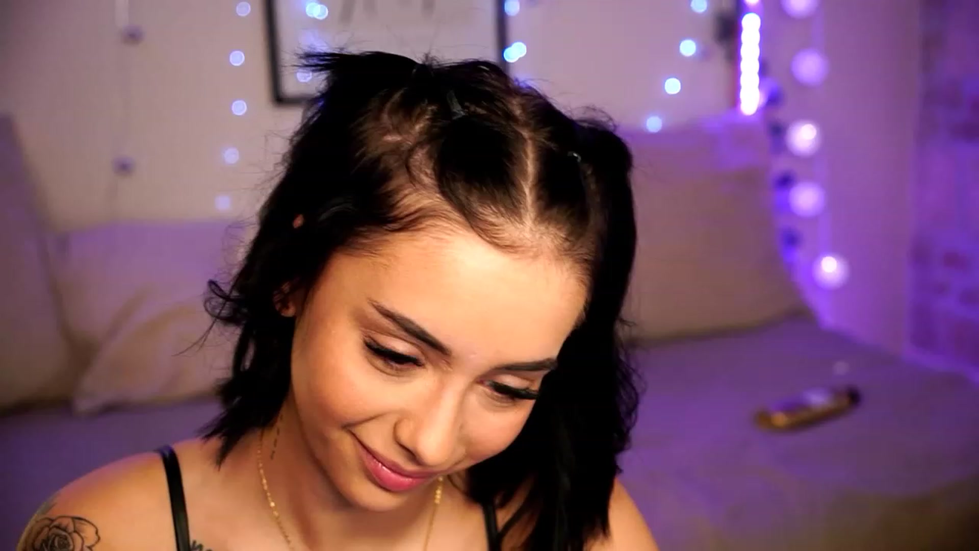 Gallery image thumbnail from Naomii18's myfreecams stream on, 12/29/2023, 14:49 image 17 of 20