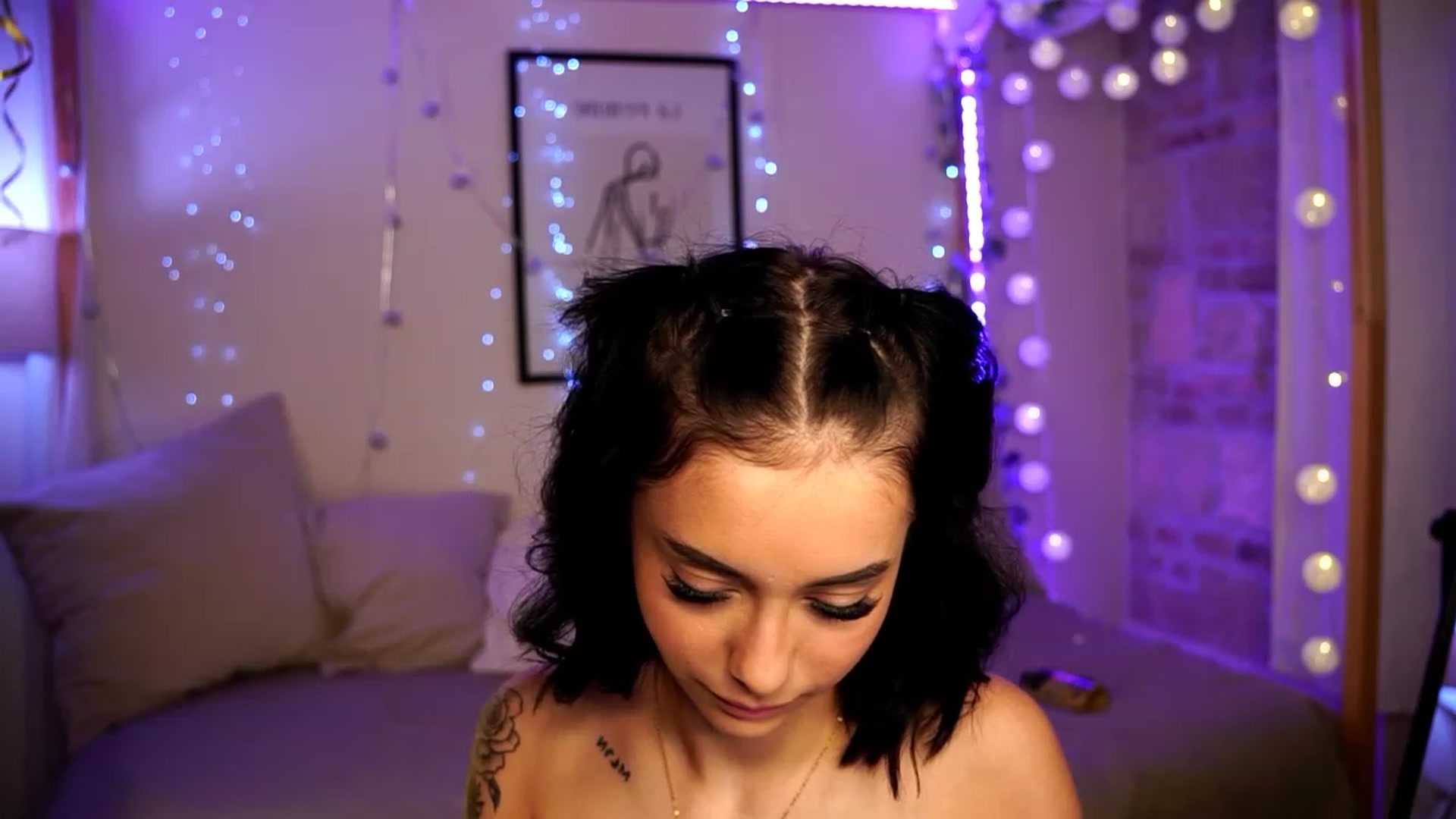 Gallery image thumbnail from Naomii18's myfreecams stream on, 12/29/2023, 15:43 image 17 of 20