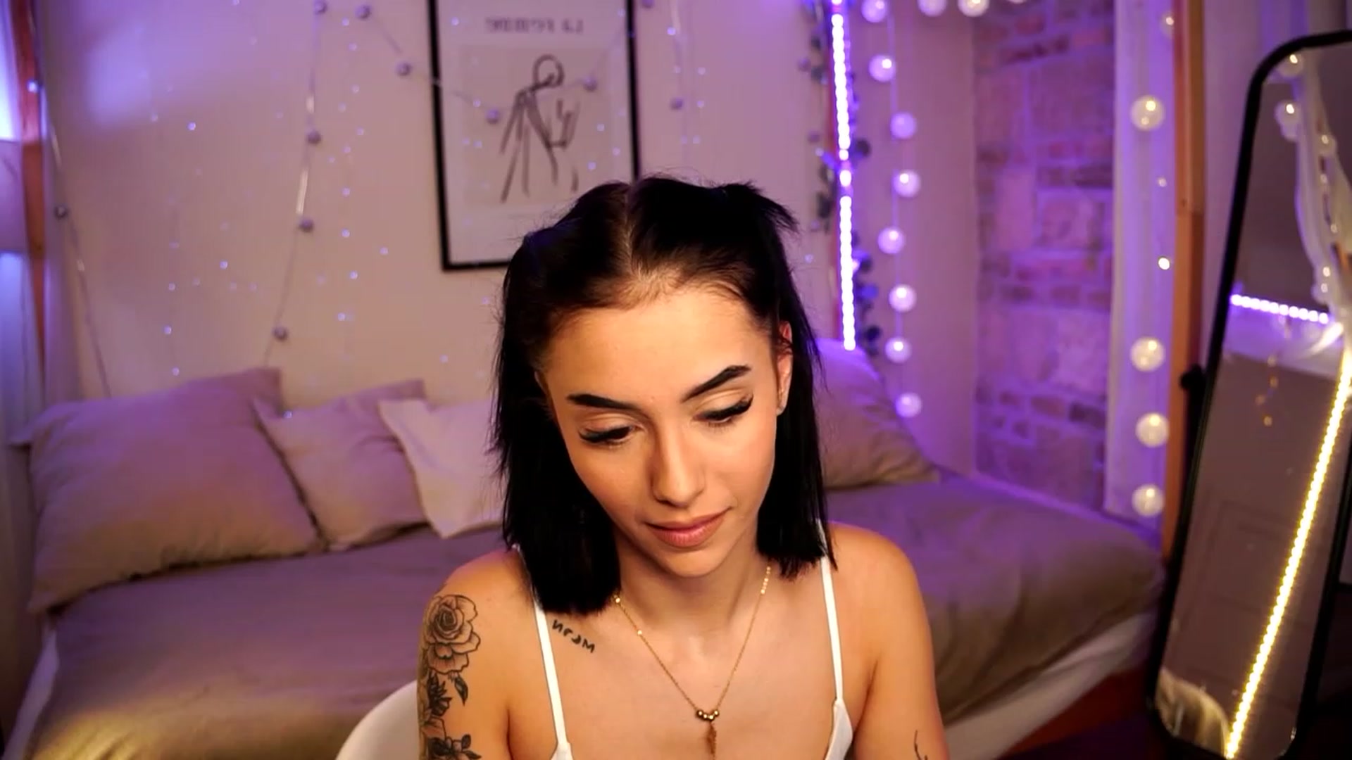 Gallery image thumbnail from Naomii18's myfreecams stream on, 12/31/2023, 17:09 image 20 of 20