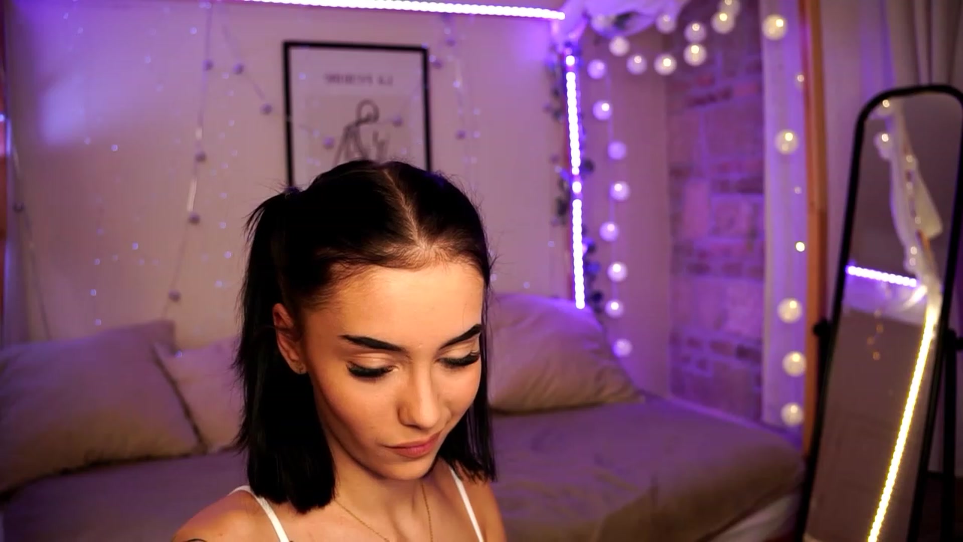 Gallery image thumbnail from Naomii18's myfreecams stream on, 12/31/2023, 17:09 image 12 of 20