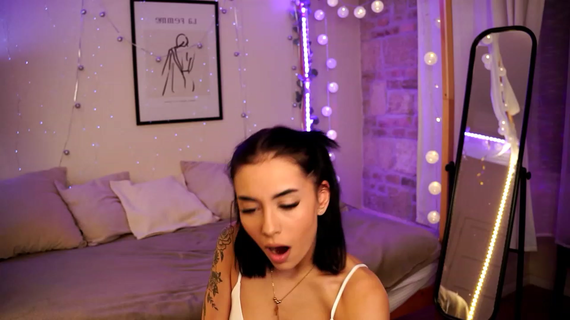 Gallery image thumbnail from Naomii18's myfreecams stream on, 12/31/2023, 17:09 image 18 of 20