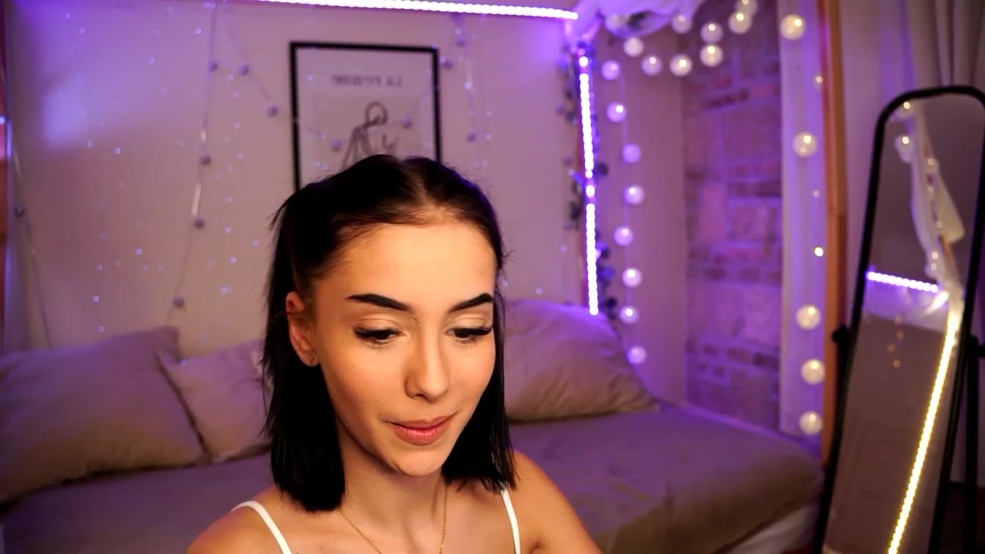 Gallery image thumbnail from Naomii18's myfreecams stream on, 12/31/2023, 17:09 image 13 of 20