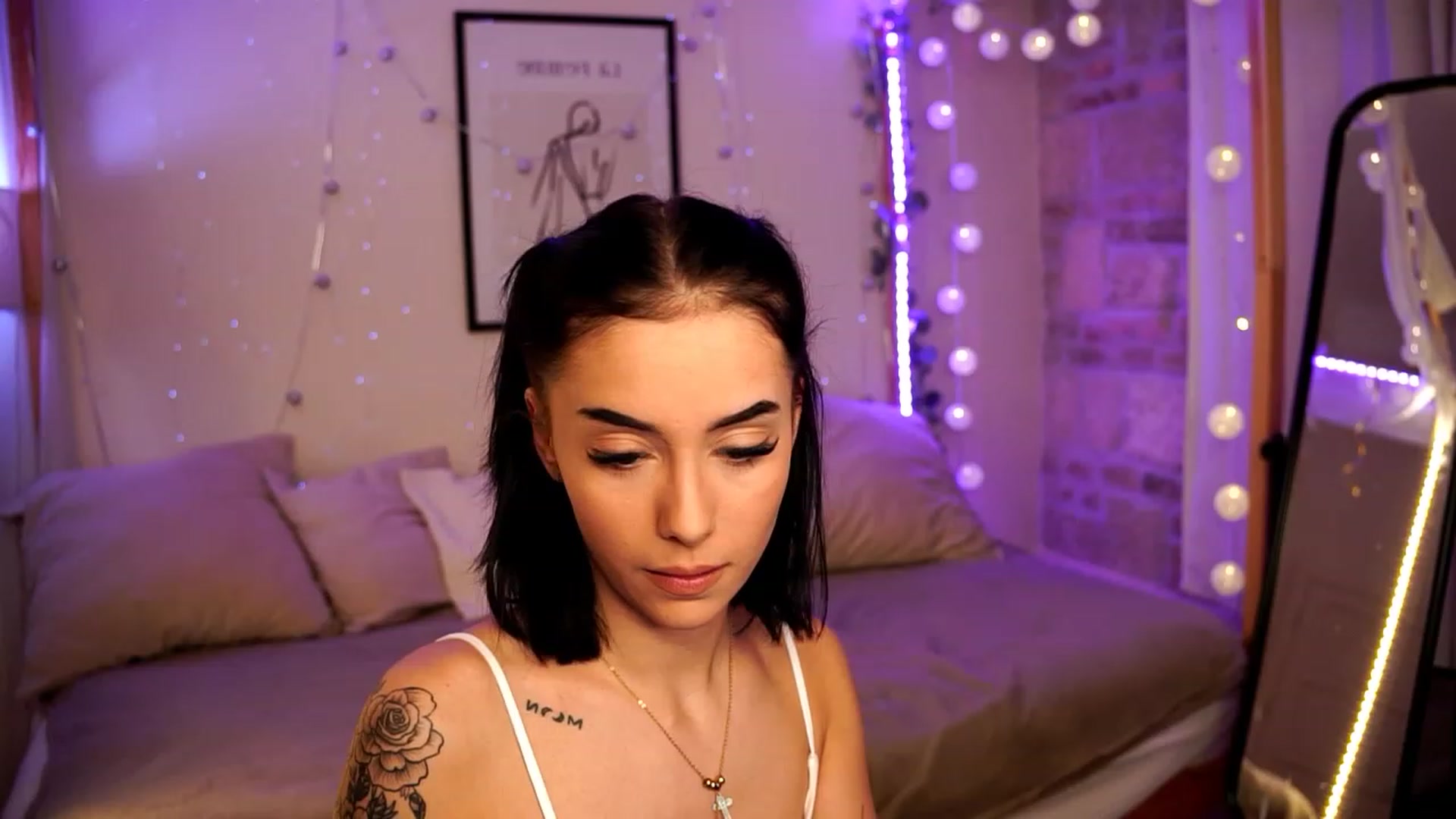 Gallery image thumbnail from Naomii18's myfreecams stream on, 12/31/2023, 17:09 image 14 of 20