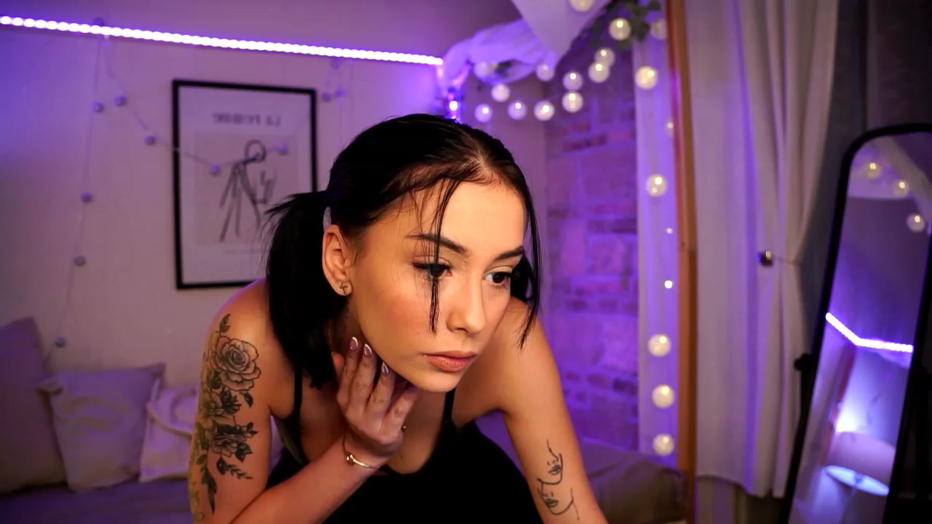 Gallery image thumbnail from Naomii18's myfreecams stream on, 01/02/2024, 15:01 image 20 of 20