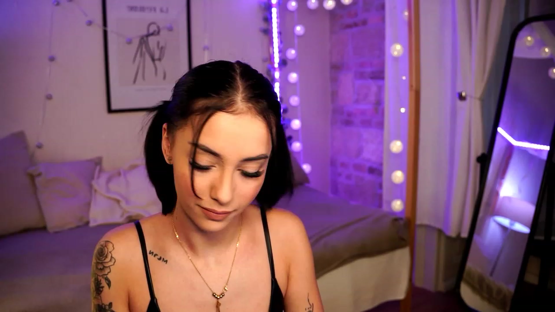 Gallery image thumbnail from Naomii18's myfreecams stream on, 01/02/2024, 15:01 image 3 of 20