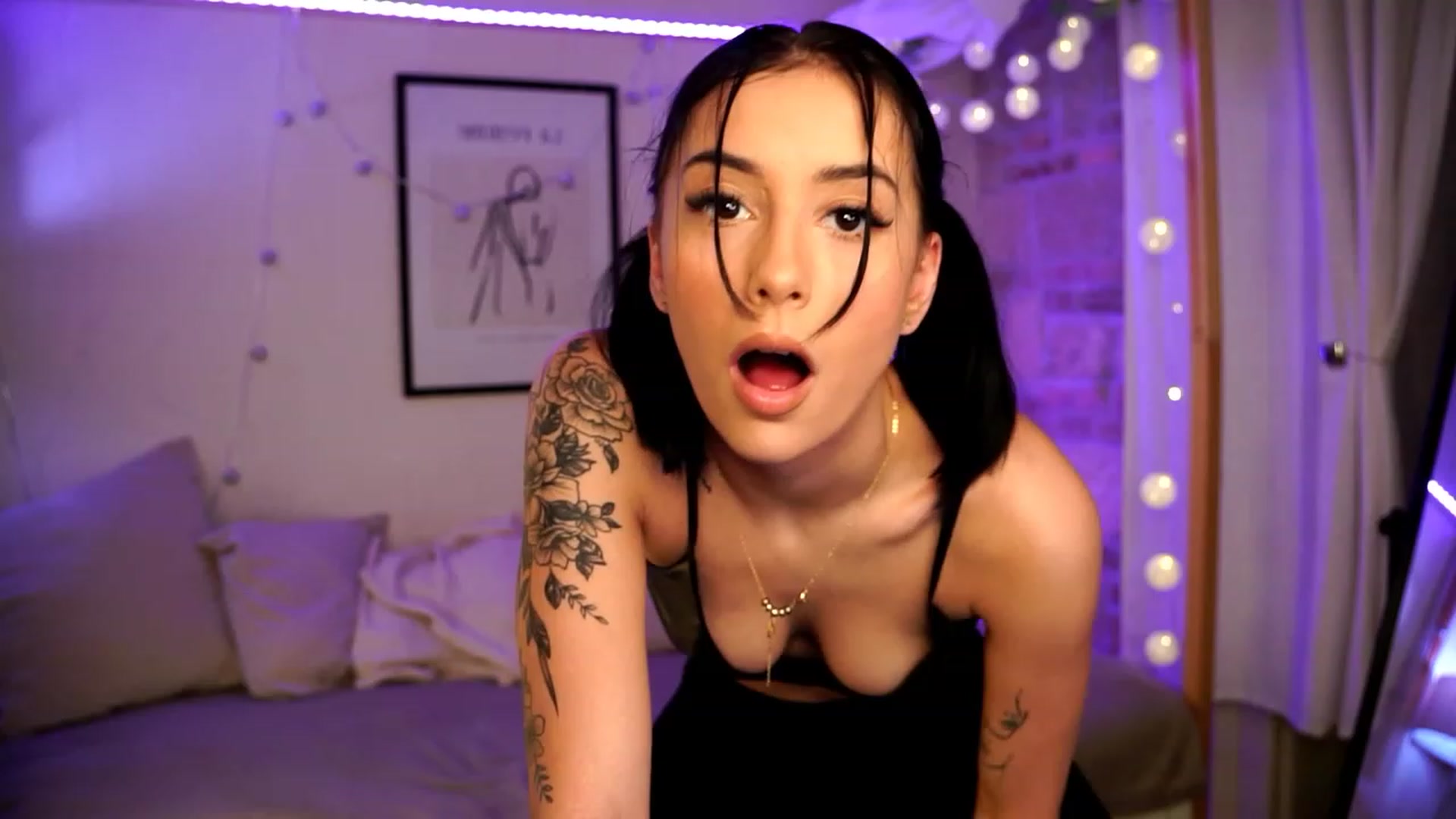 Gallery image thumbnail from Naomii18's myfreecams stream on, 01/02/2024, 17:11 image 19 of 20