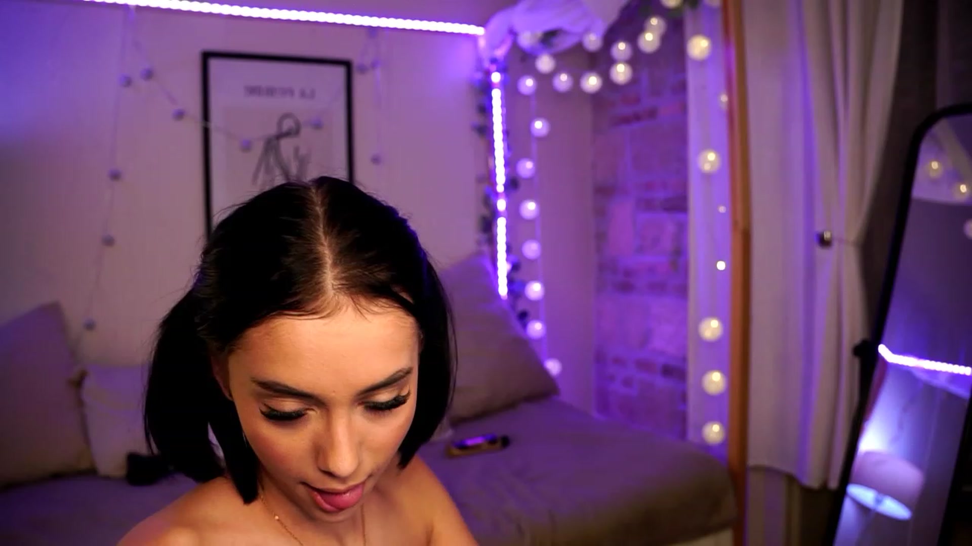 Gallery image thumbnail from Naomii18's myfreecams stream on, 01/02/2024, 20:14 image 16 of 20