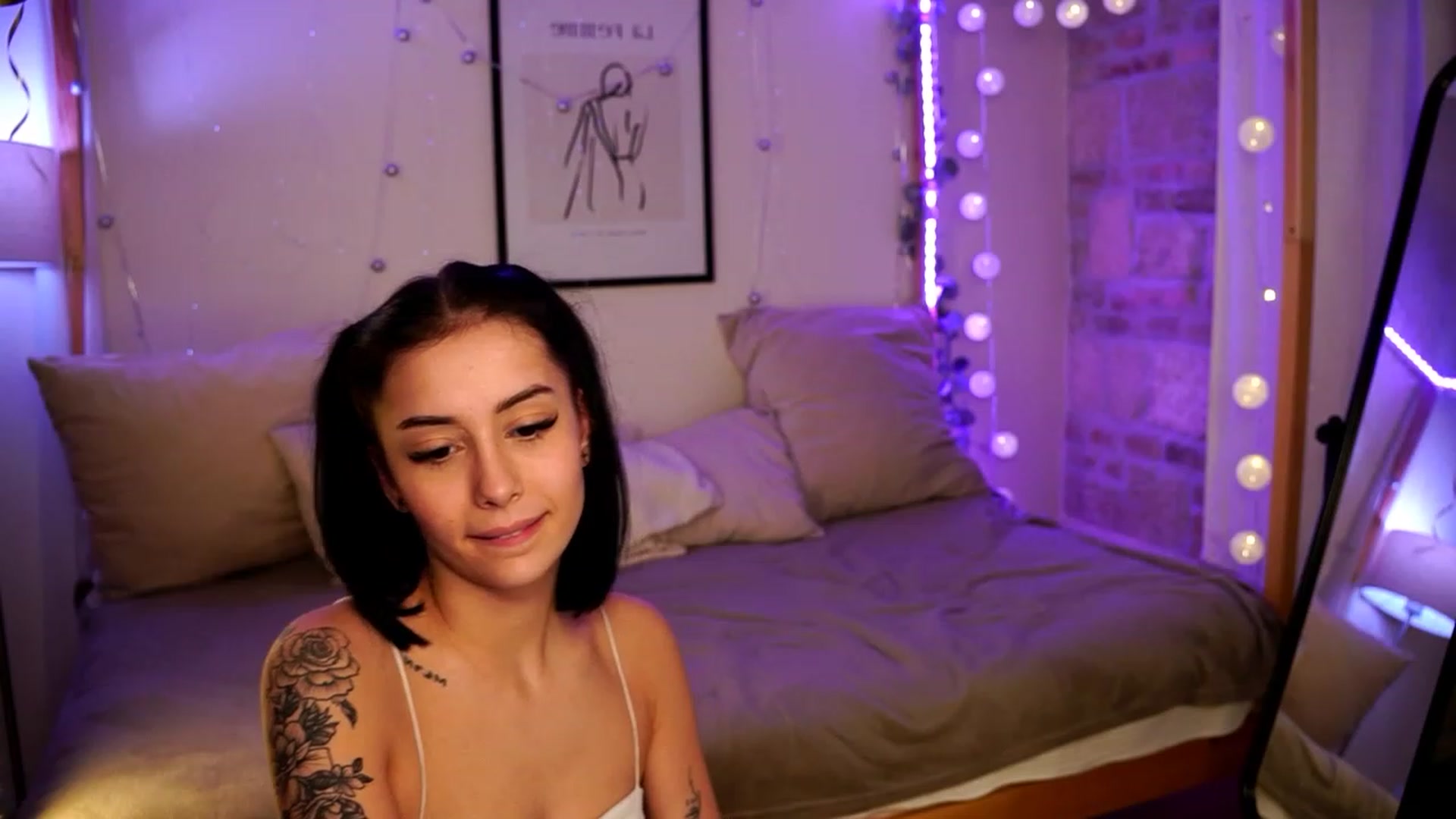 Gallery image thumbnail from Naomii18's myfreecams stream on, 01/03/2024, 21:09 image 20 of 20