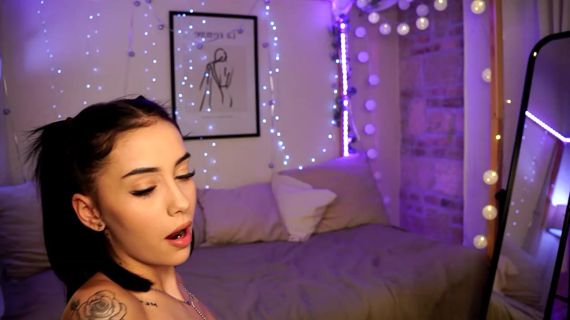 Gallery image thumbnail from Naomii18's myfreecams stream on, 01/08/2024, 22:21 image 14 of 20